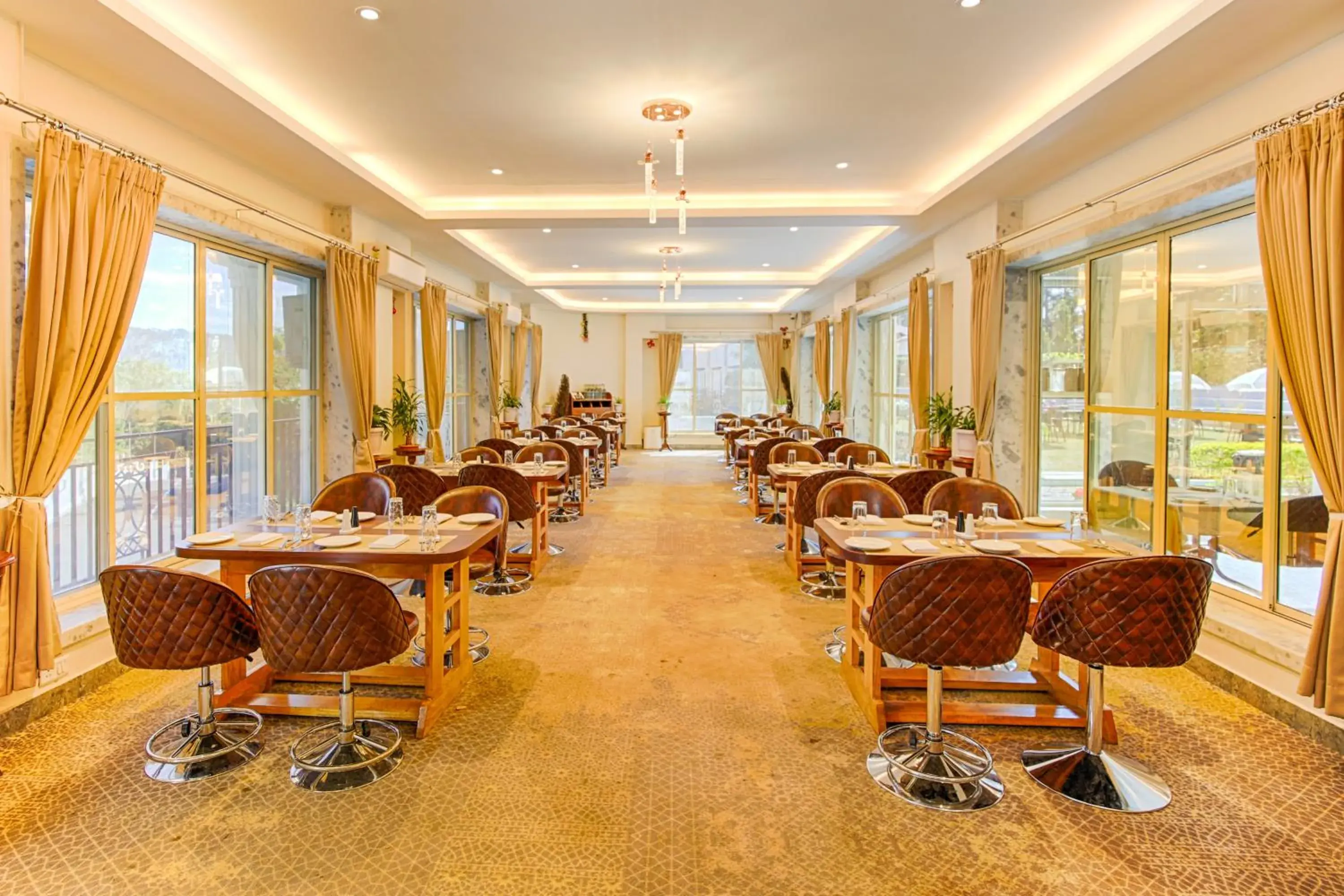 Restaurant/places to eat in La Nicholas Lake View by Summit Hotels Restaurant/places to eat in La Nicholas Lake View by Summit Hotels