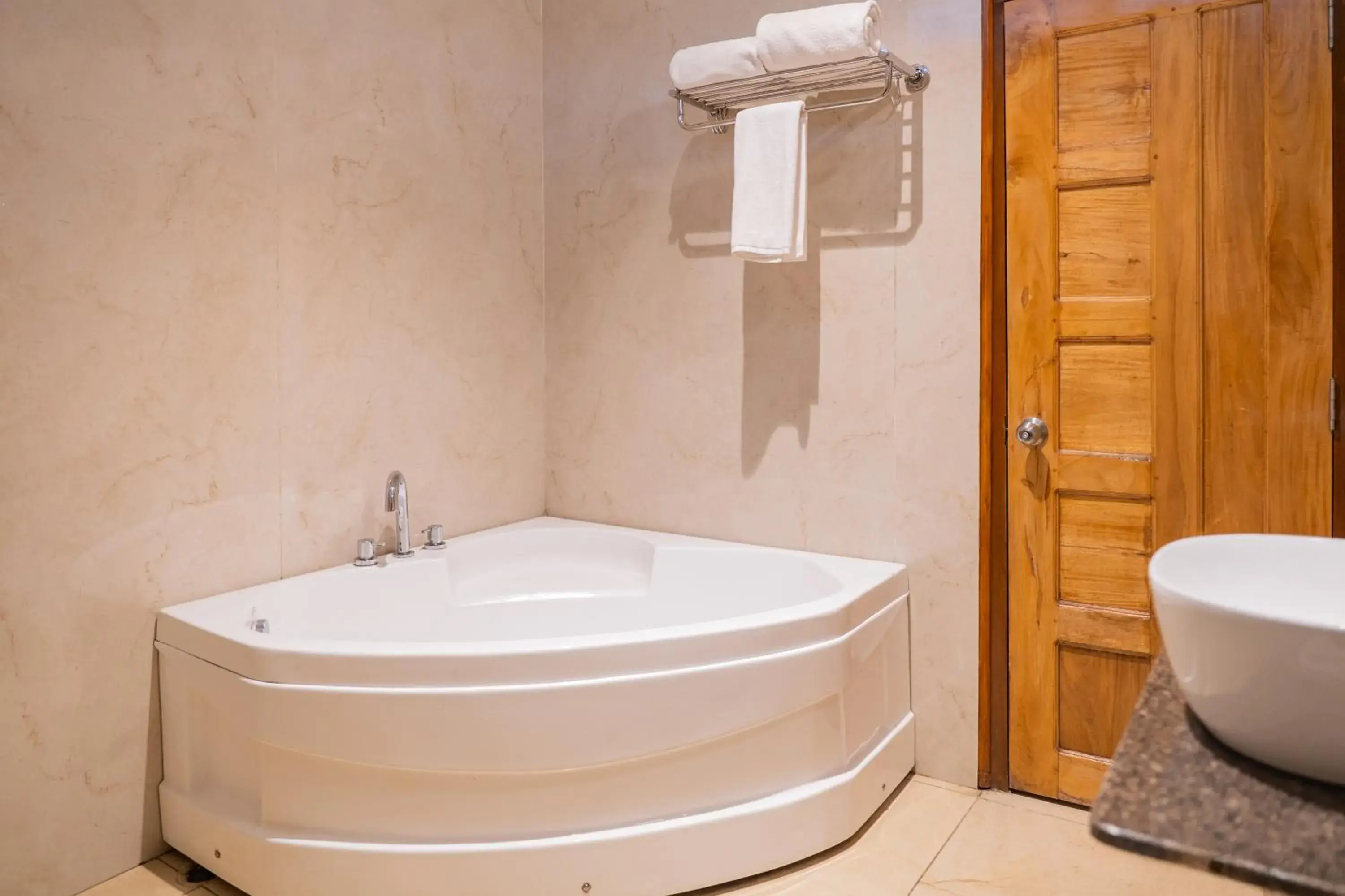 Bathroom in La Nicholas Lake View by Summit Hotels Bathroom in La Nicholas Lake View by Summit Hotels