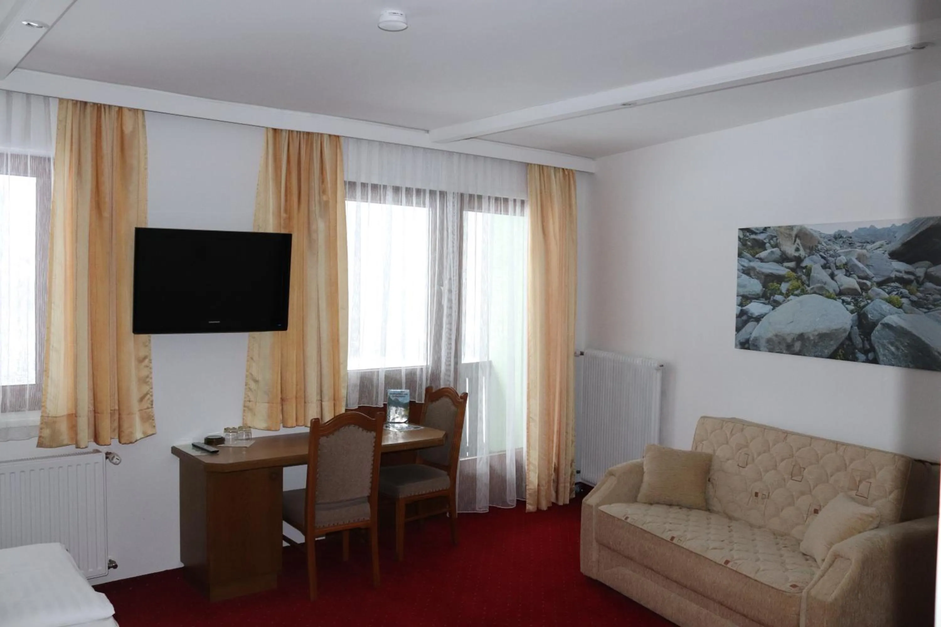 Photo of the whole room in Hotel Rupertihaus