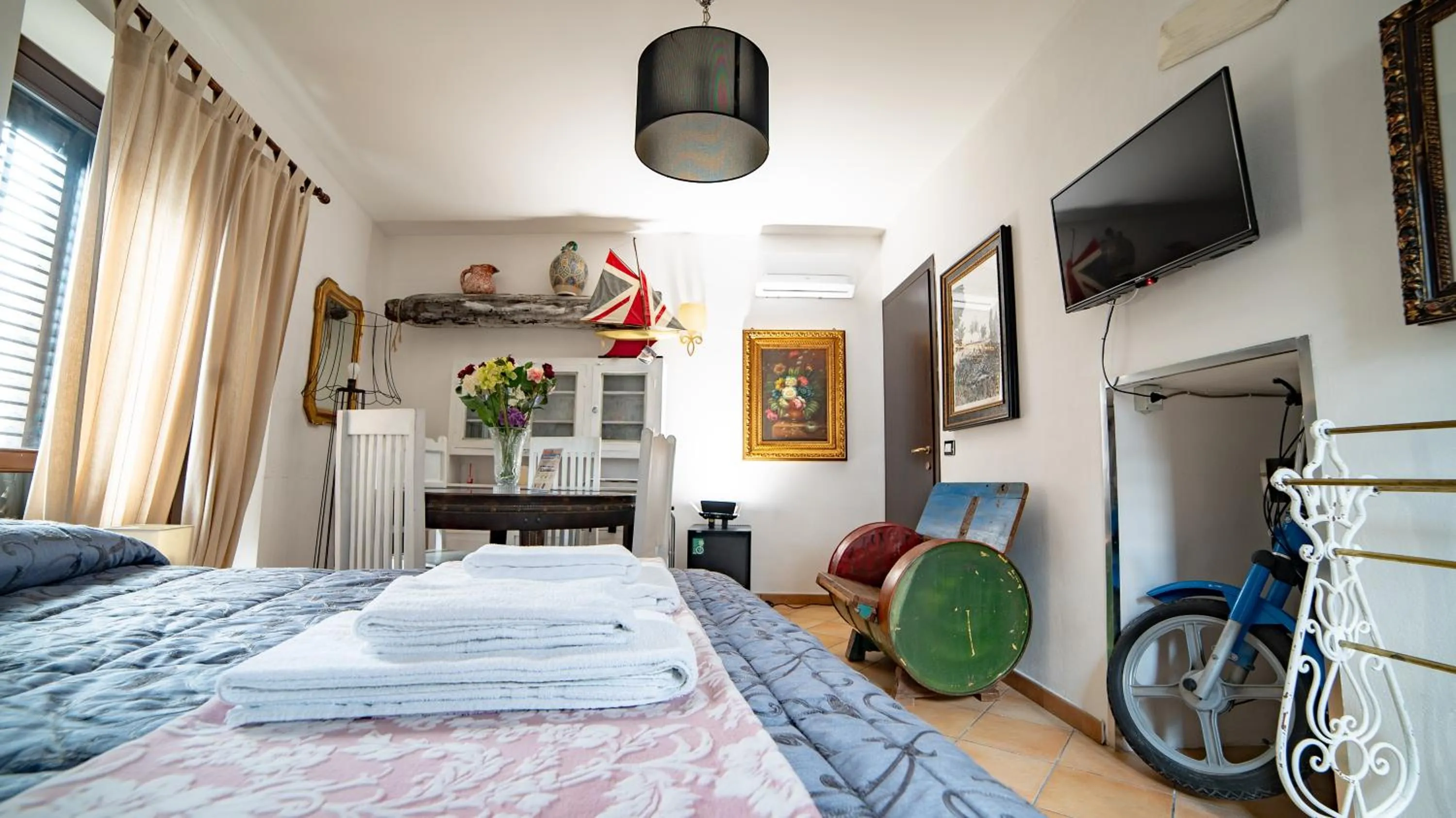 Bed in Porta di Castro Hotel & Pool