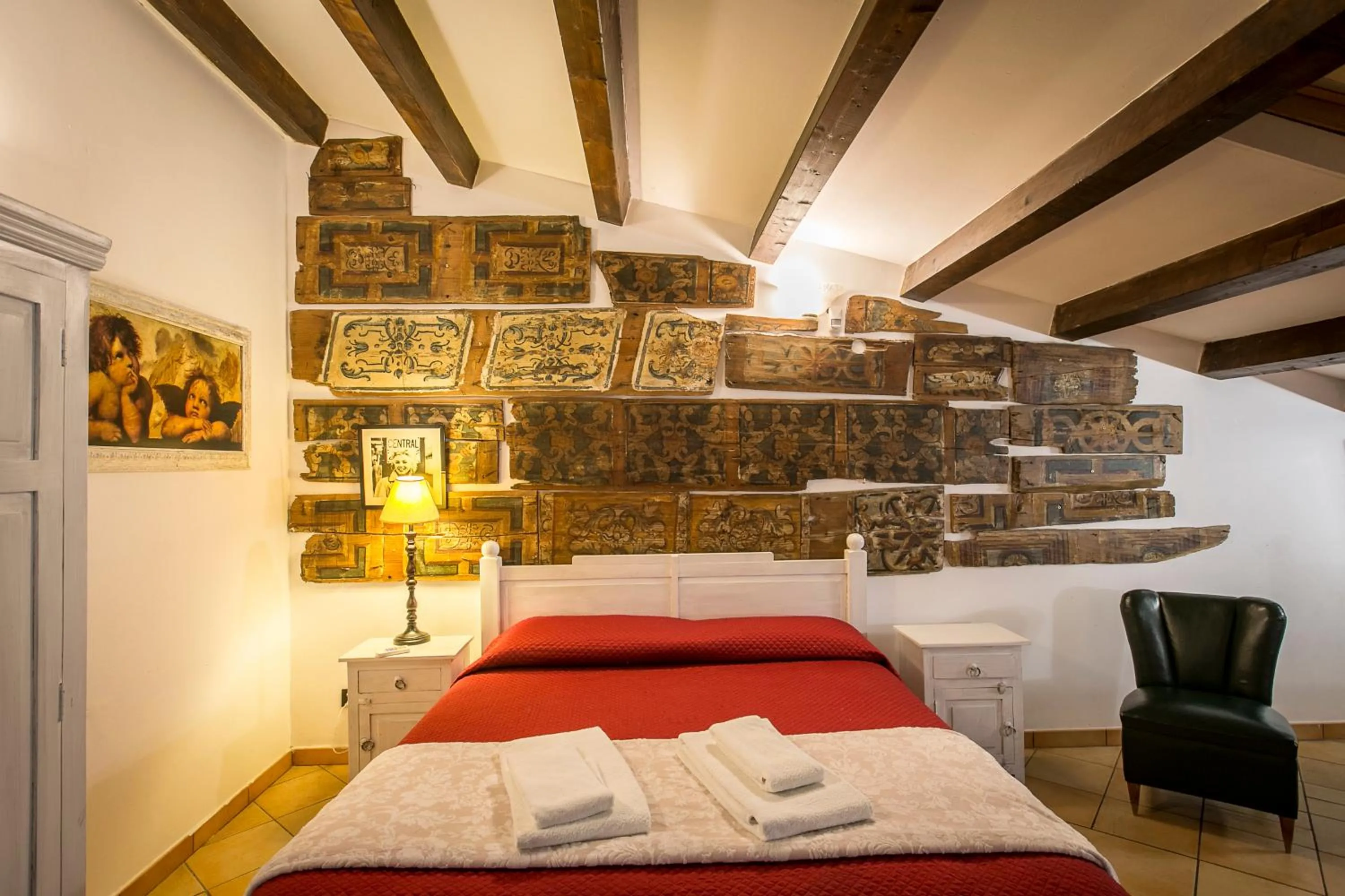 Bed in Porta di Castro Hotel & Pool