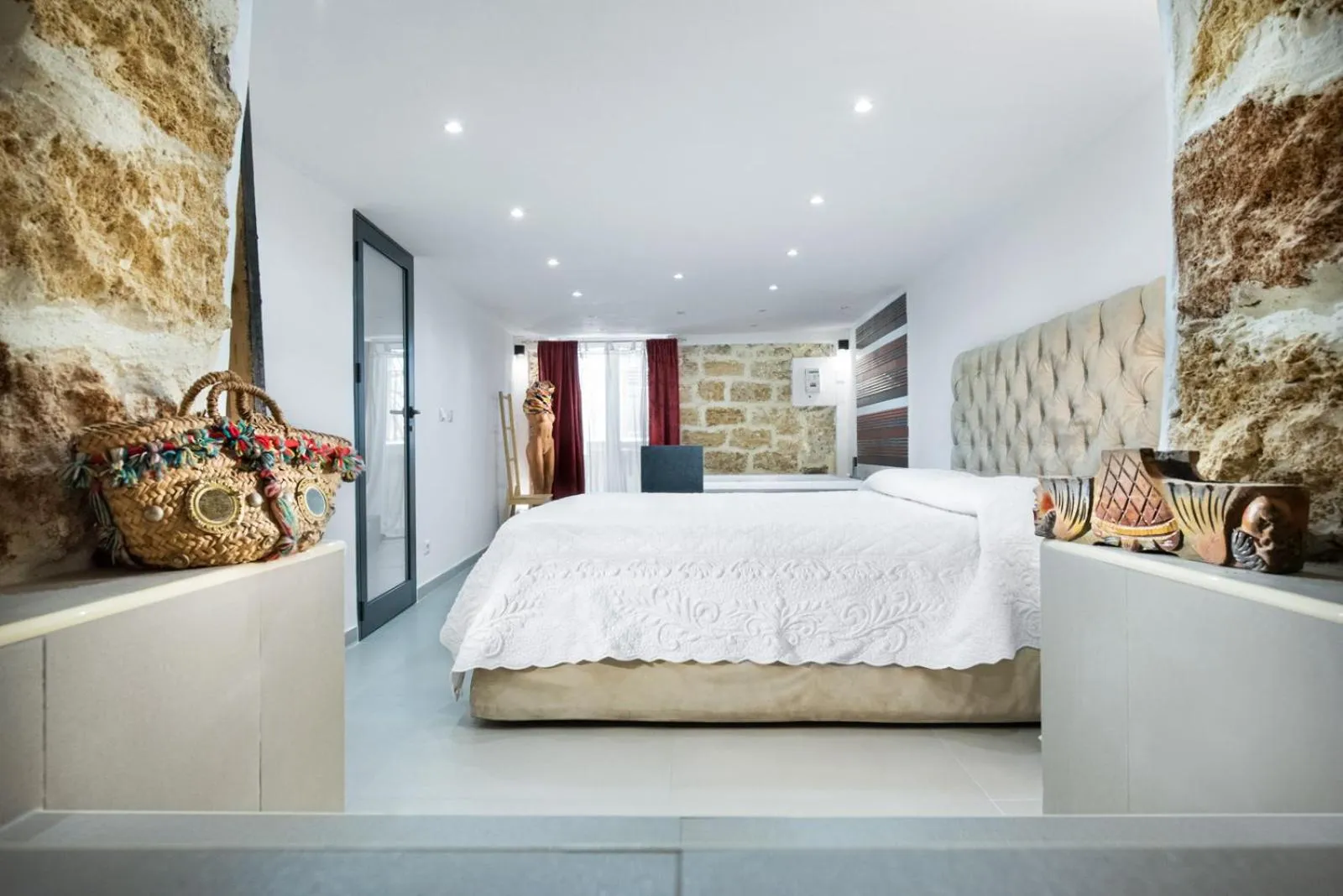 Bed in Porta di Castro Hotel & Pool