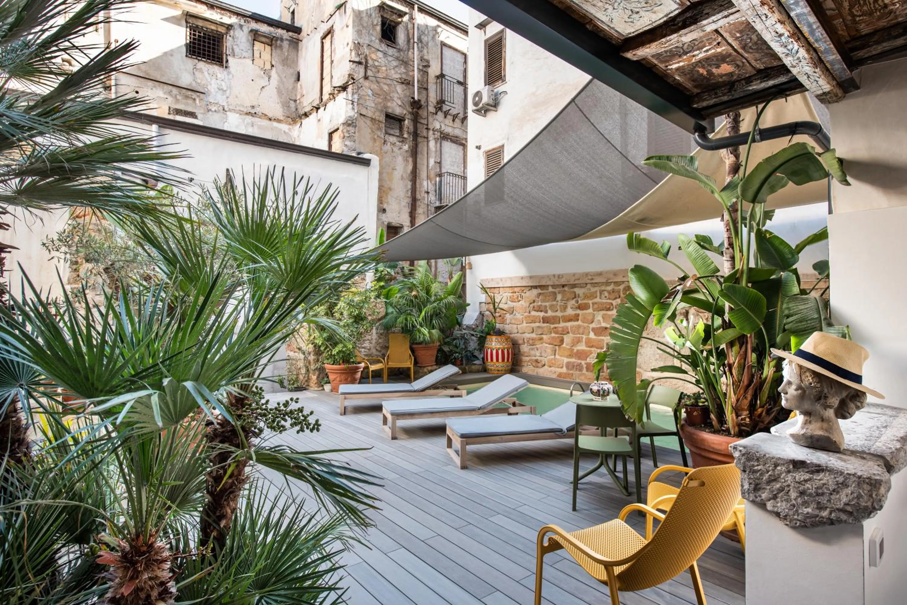 Swimming pool in Porta di Castro Hotel & Pool