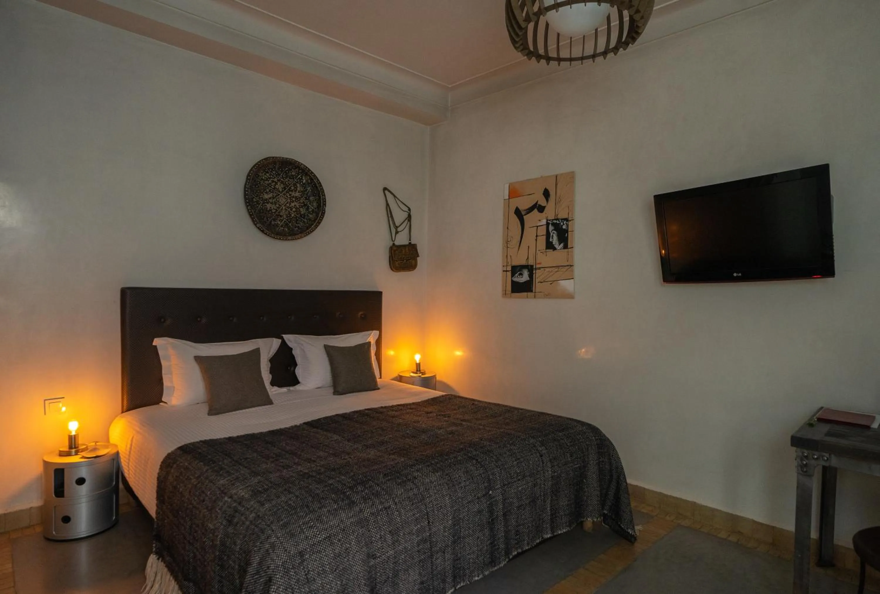 Bed in Riad Shanima SPA Marrakech