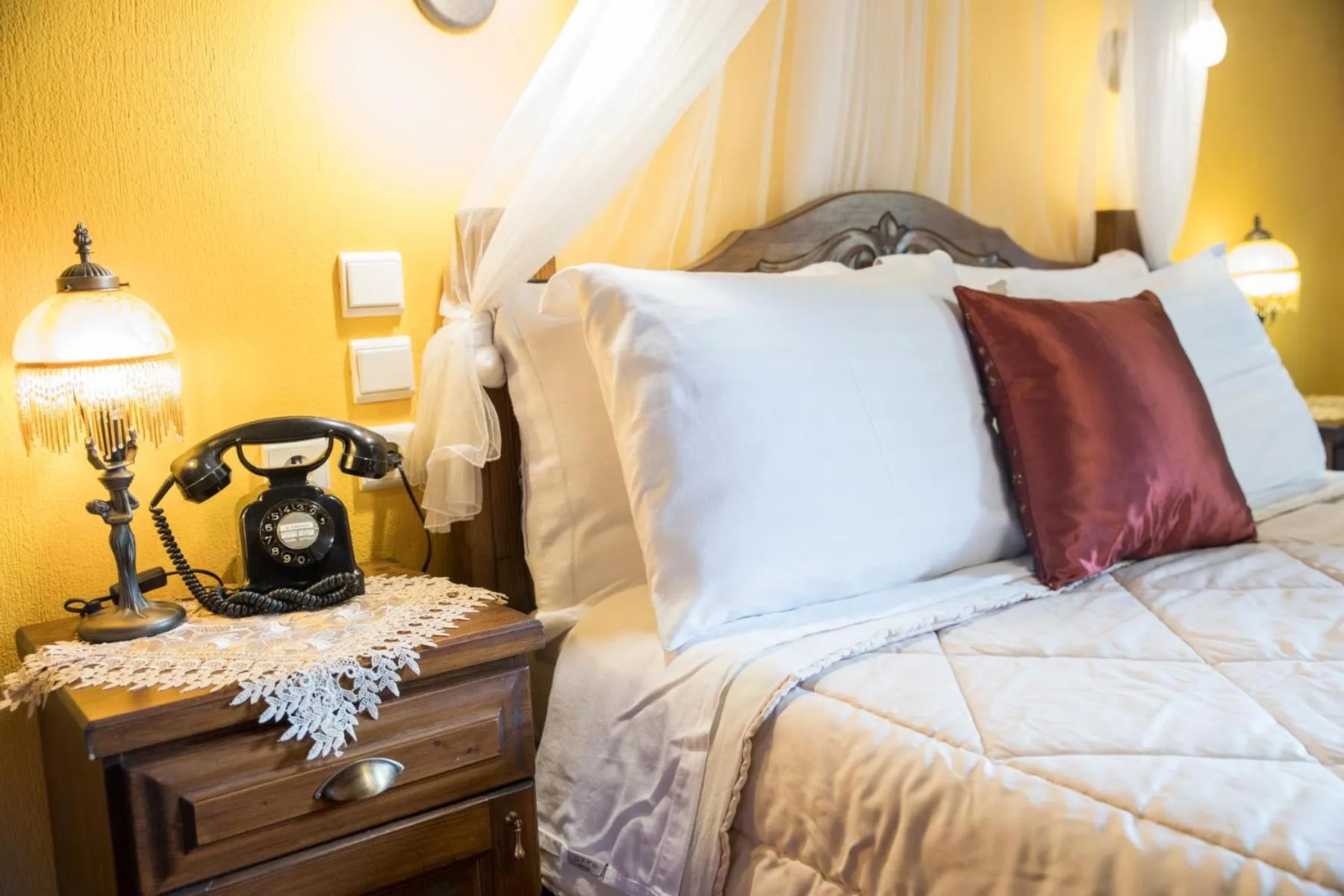Bed in Archontiko Tsiboni