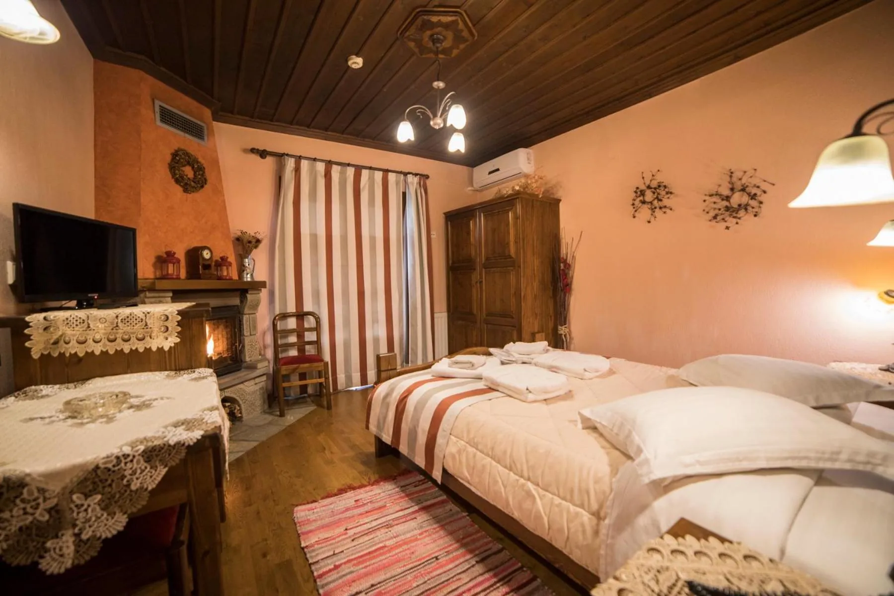 Bed in Archontiko Tsiboni