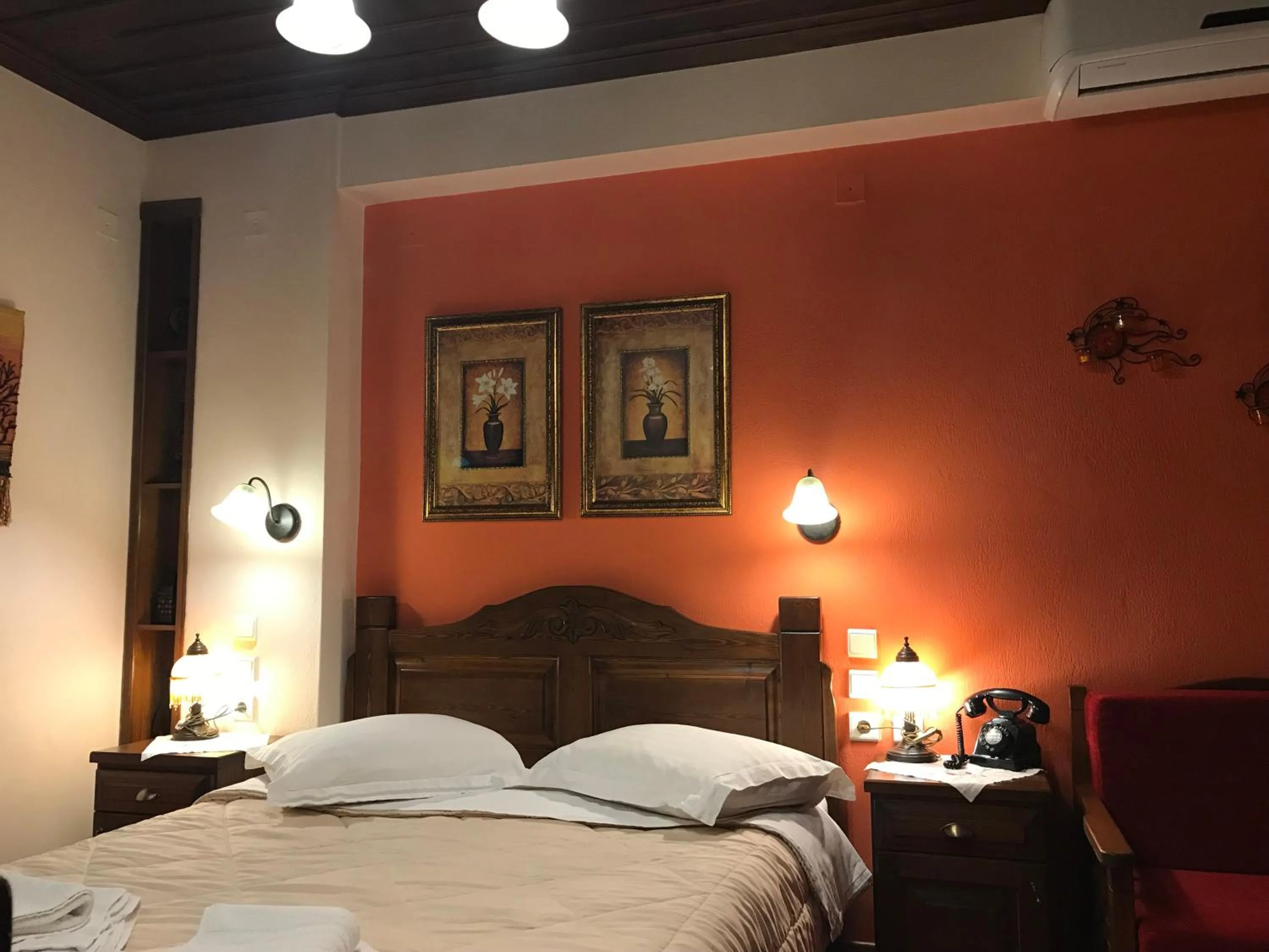 Bed in Archontiko Tsiboni