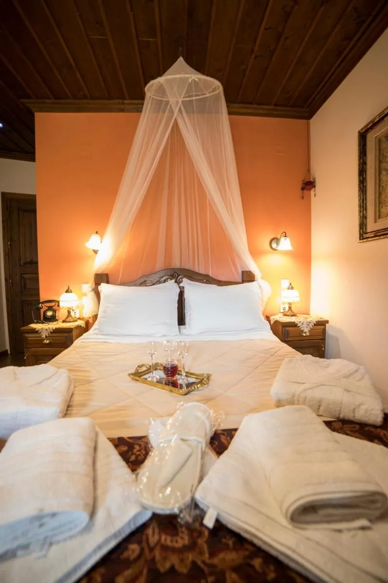Bed in Archontiko Tsiboni