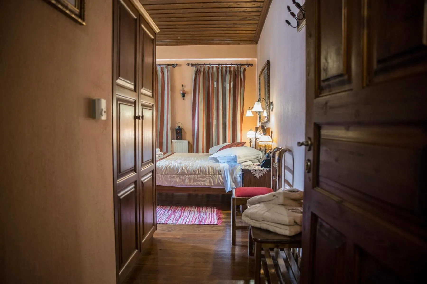 Bed in Archontiko Tsiboni