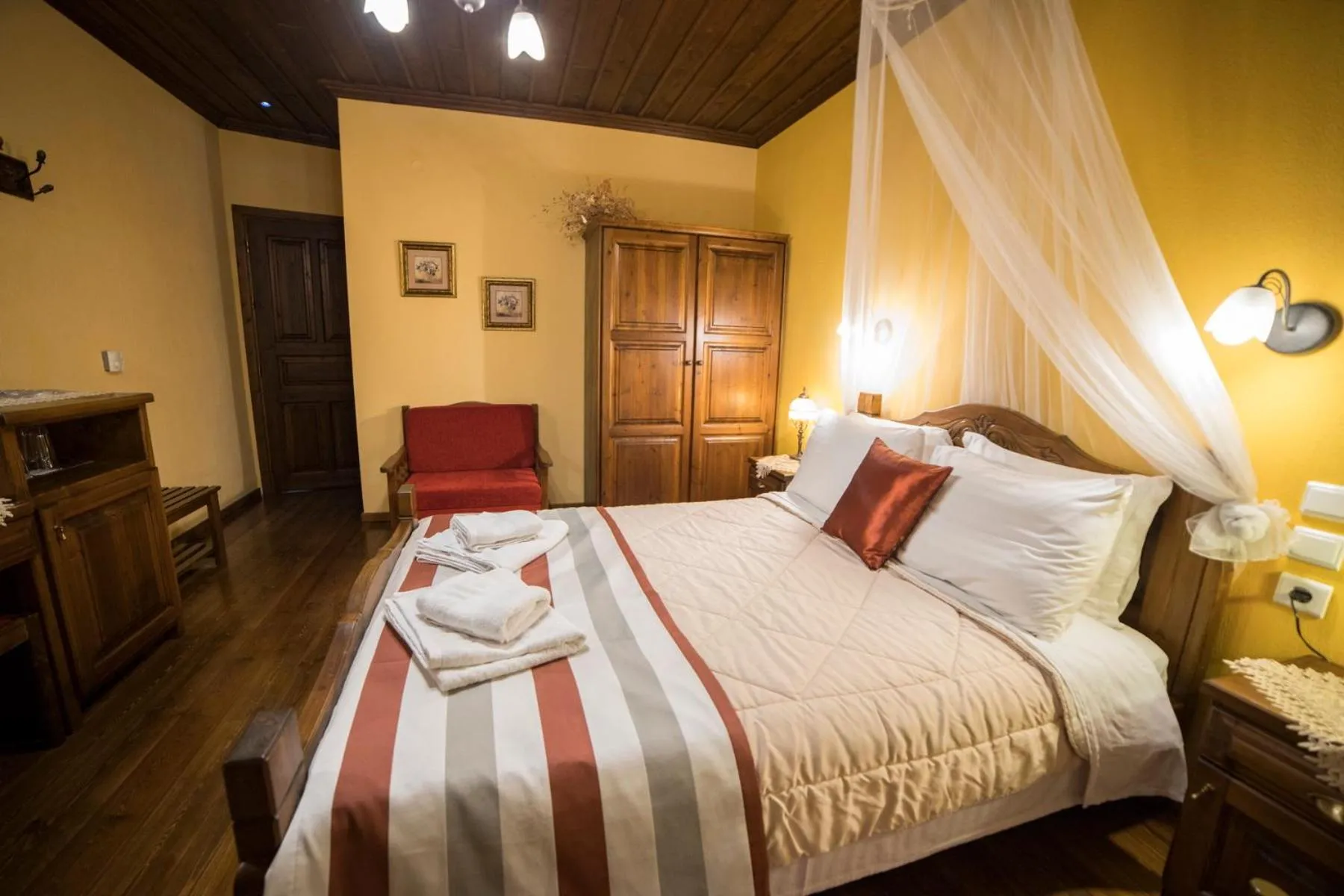 Bed in Archontiko Tsiboni