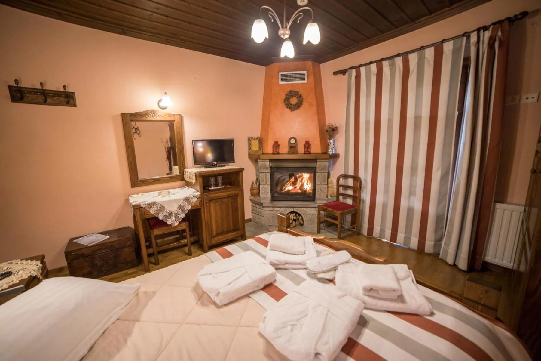 Bed in Archontiko Tsiboni