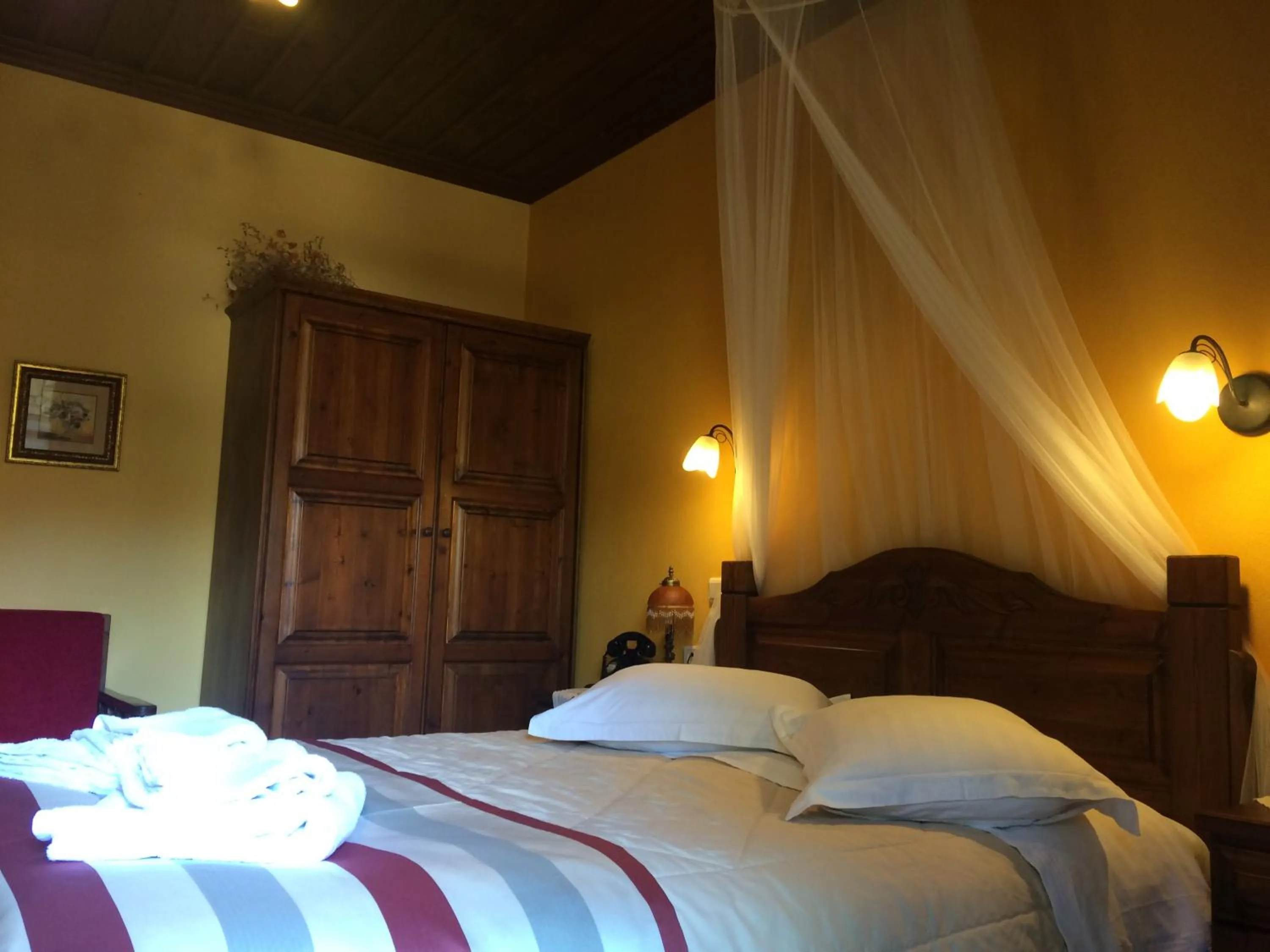 Property building, Bed in Archontiko Tsiboni