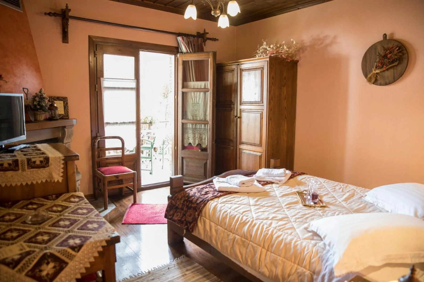 Bed in Archontiko Tsiboni