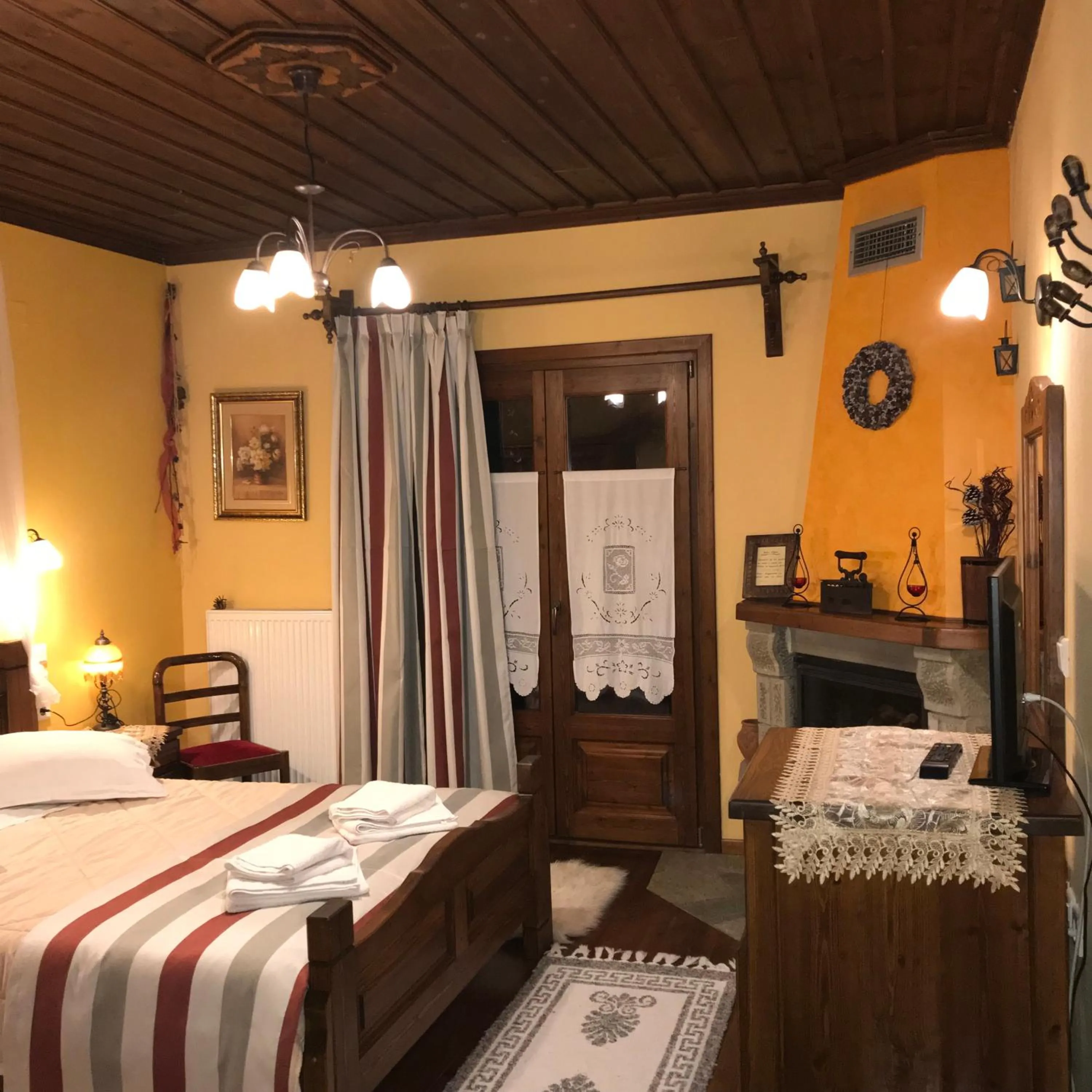 Bed in Archontiko Tsiboni