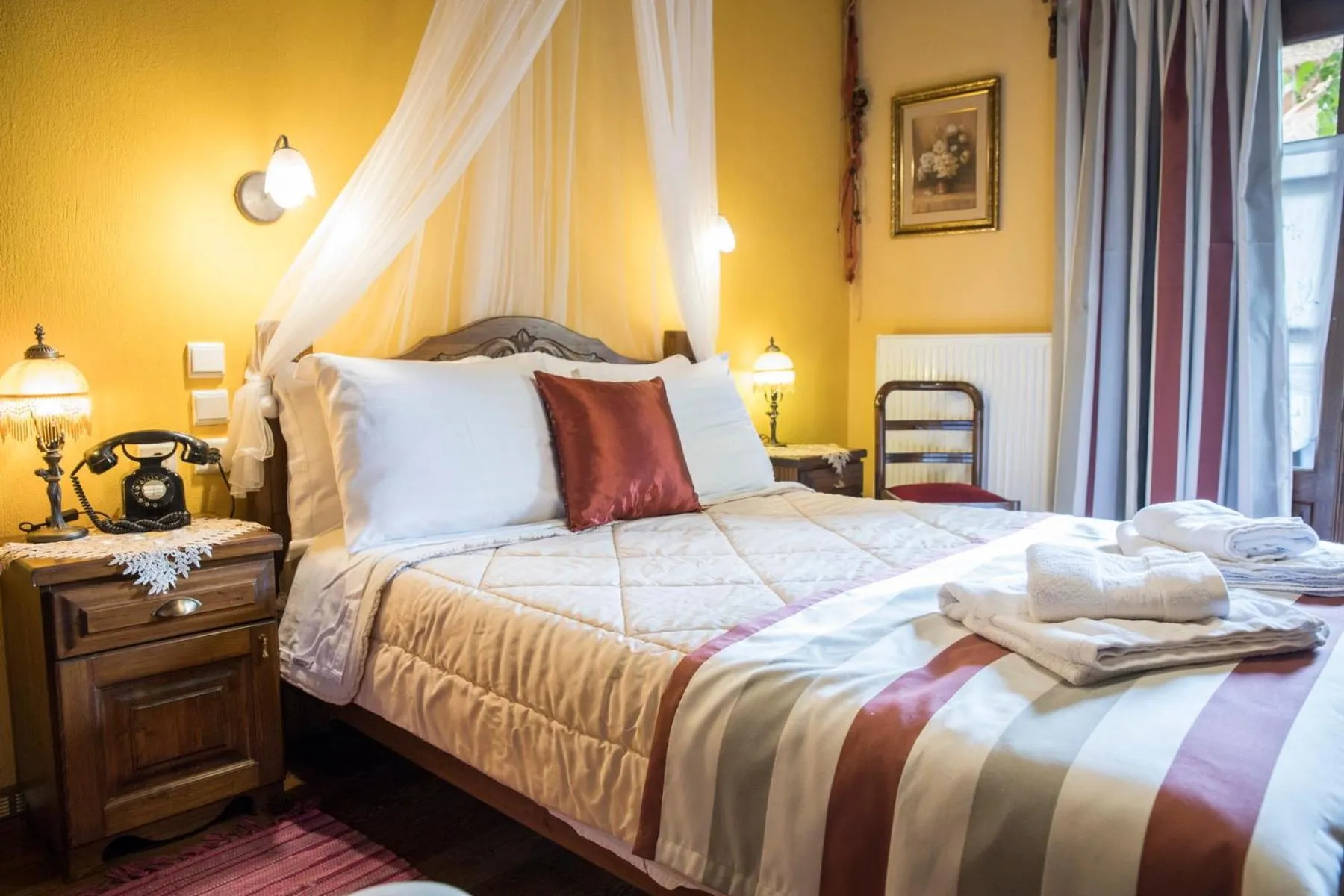 Bed in Archontiko Tsiboni