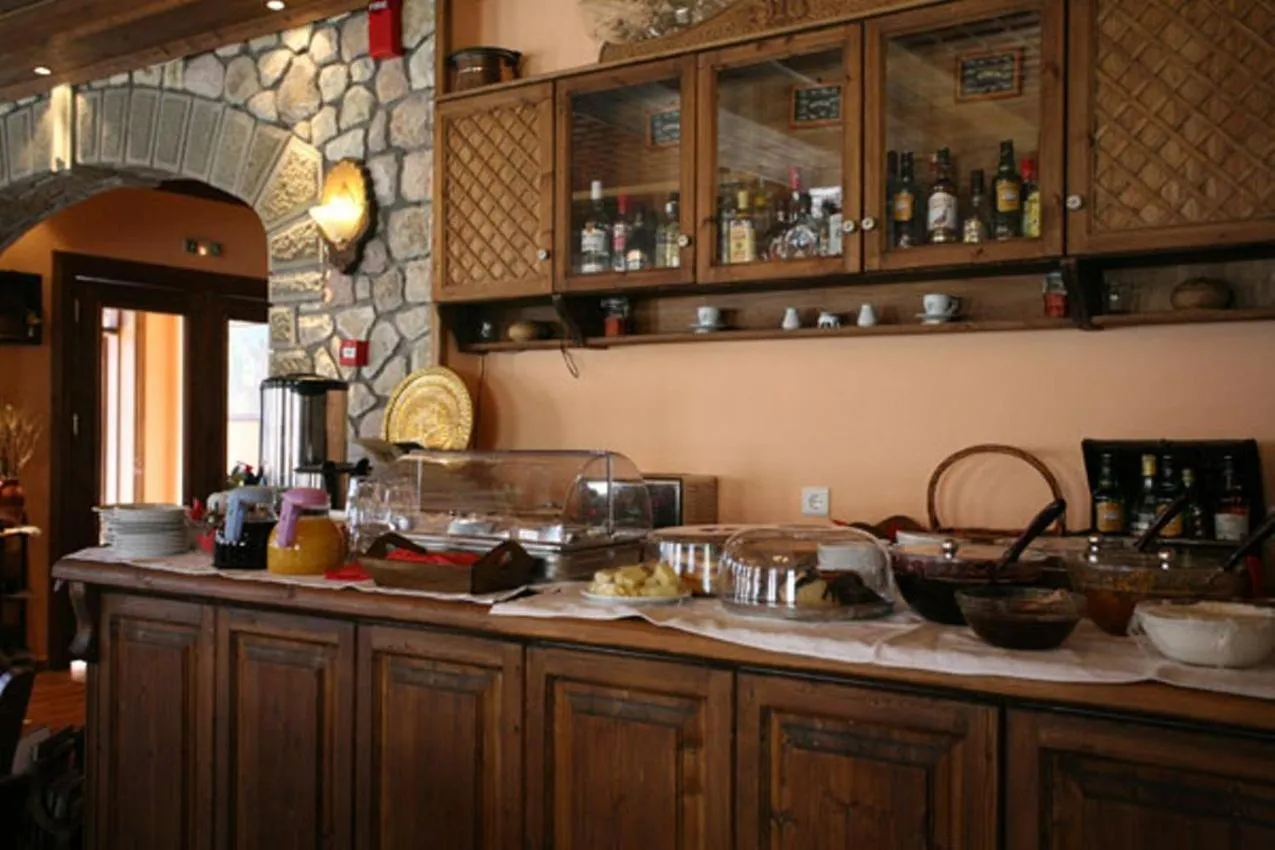 Buffet breakfast in Archontiko Tsiboni