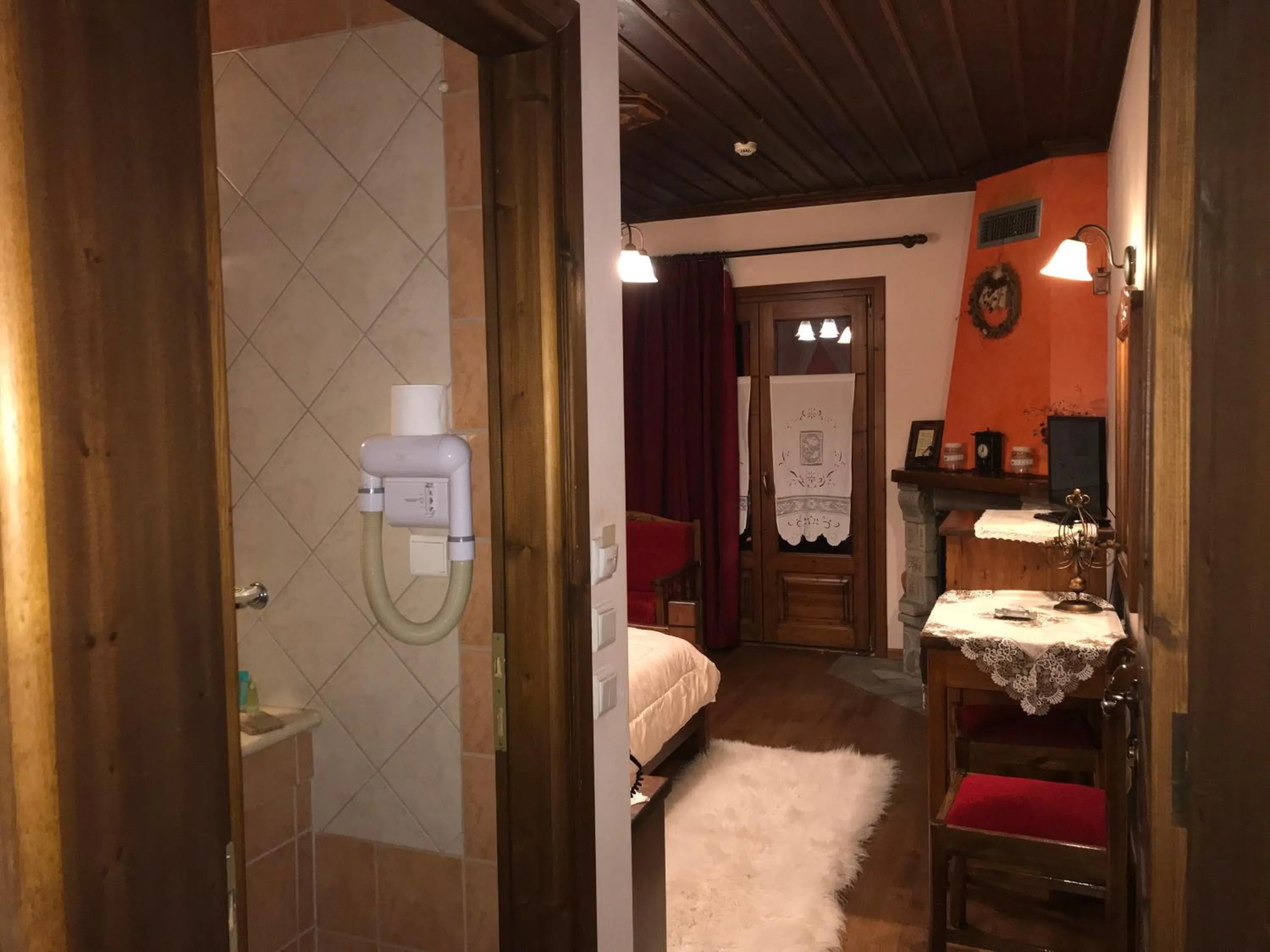 Bed in Archontiko Tsiboni
