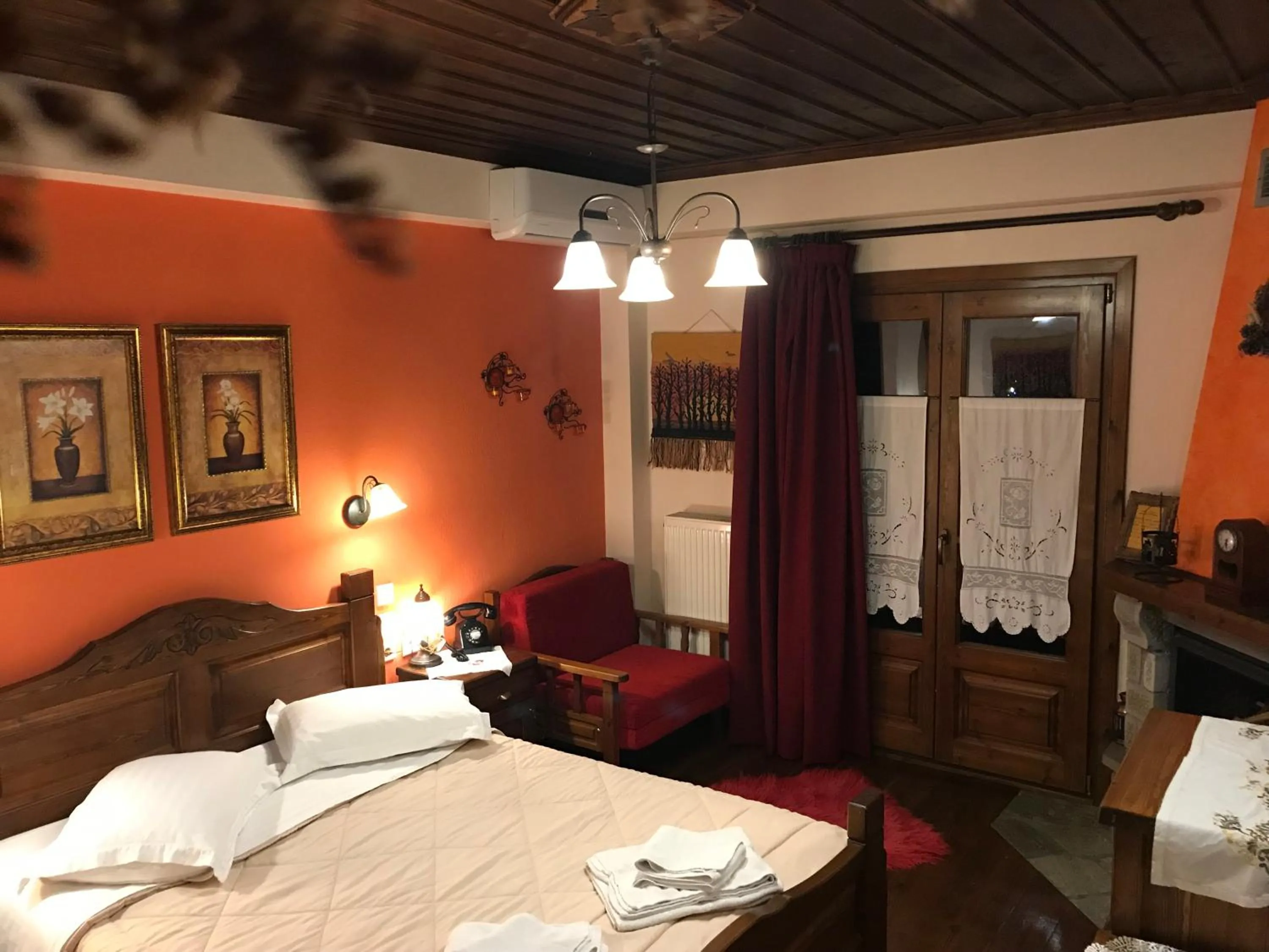 Bedroom, Bed in Archontiko Tsiboni