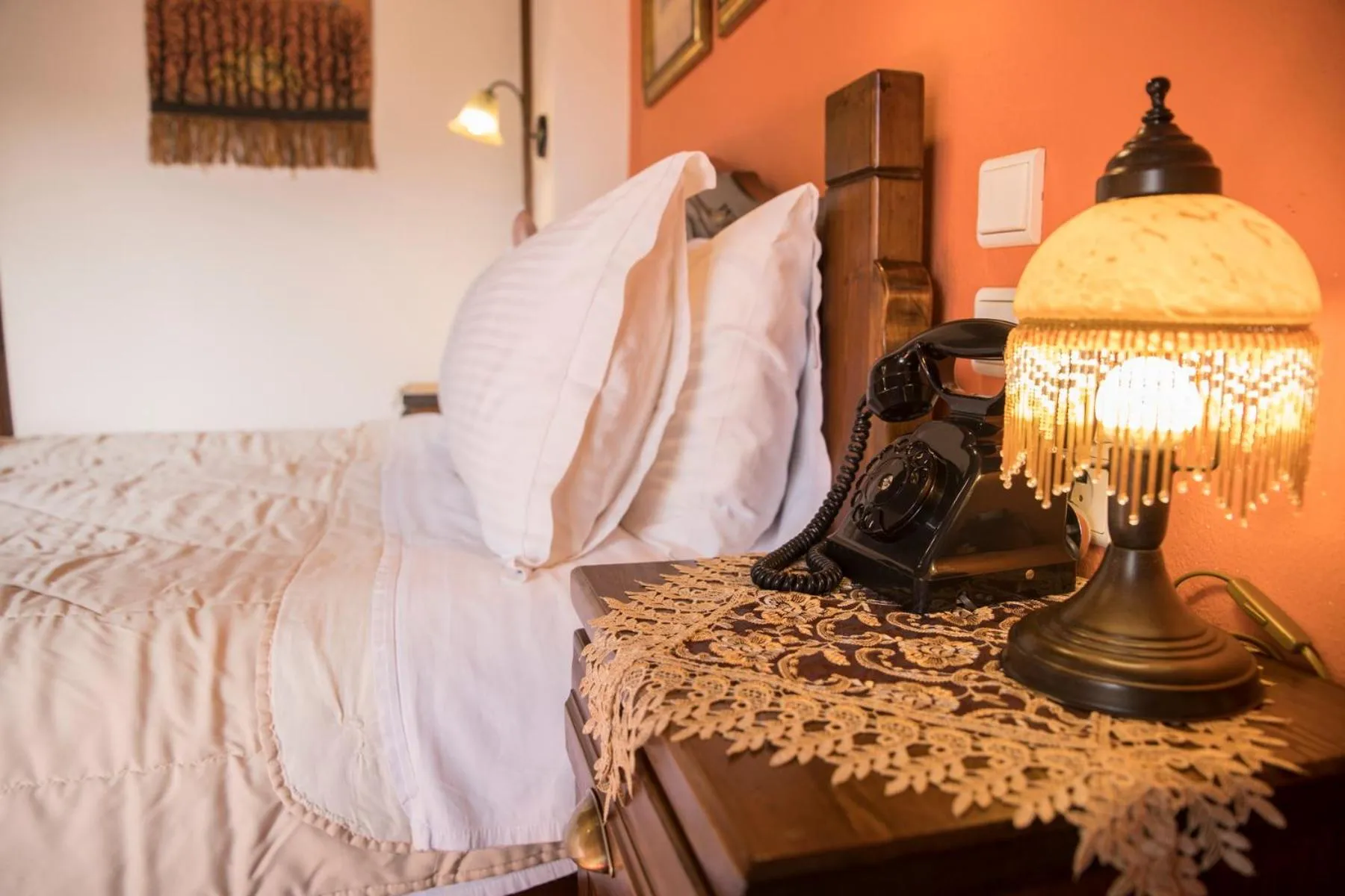 Bed in Archontiko Tsiboni