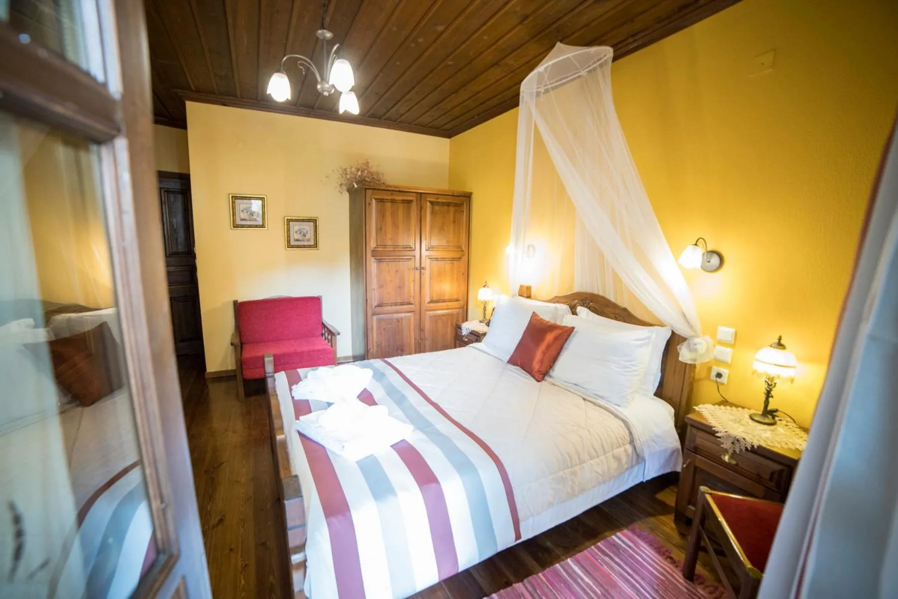 Bed in Archontiko Tsiboni