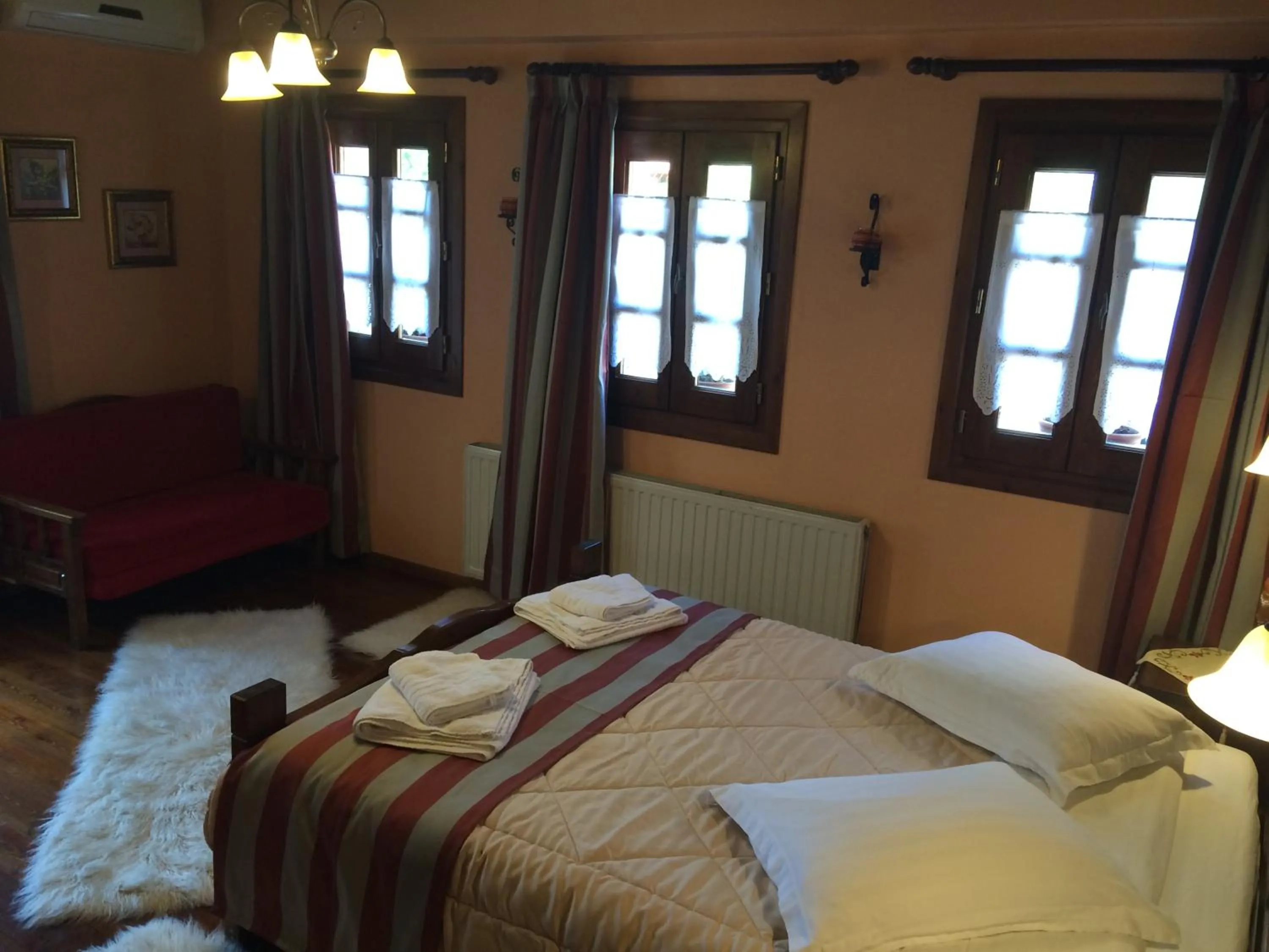 Bed in Archontiko Tsiboni