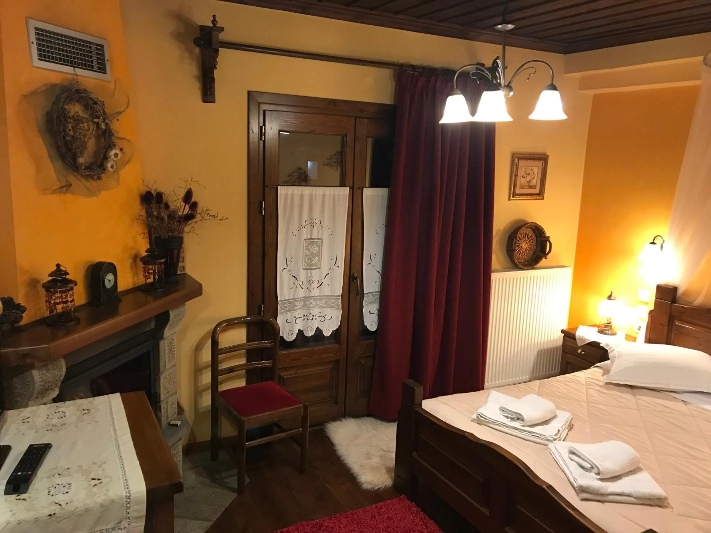 Bed in Archontiko Tsiboni