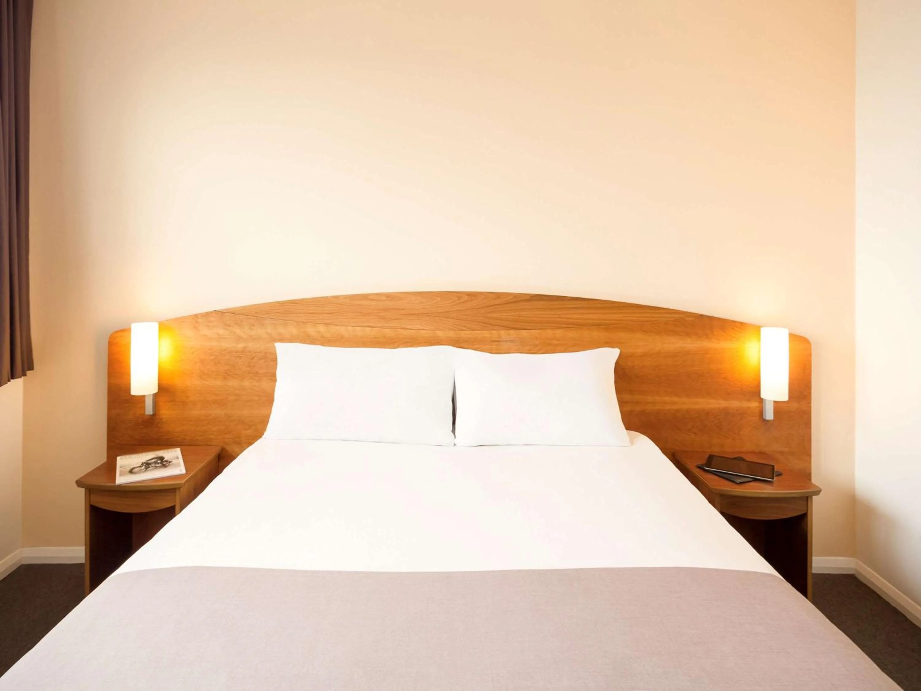 Photo of the whole room, Bed in ibis Hotel Northampton Centre