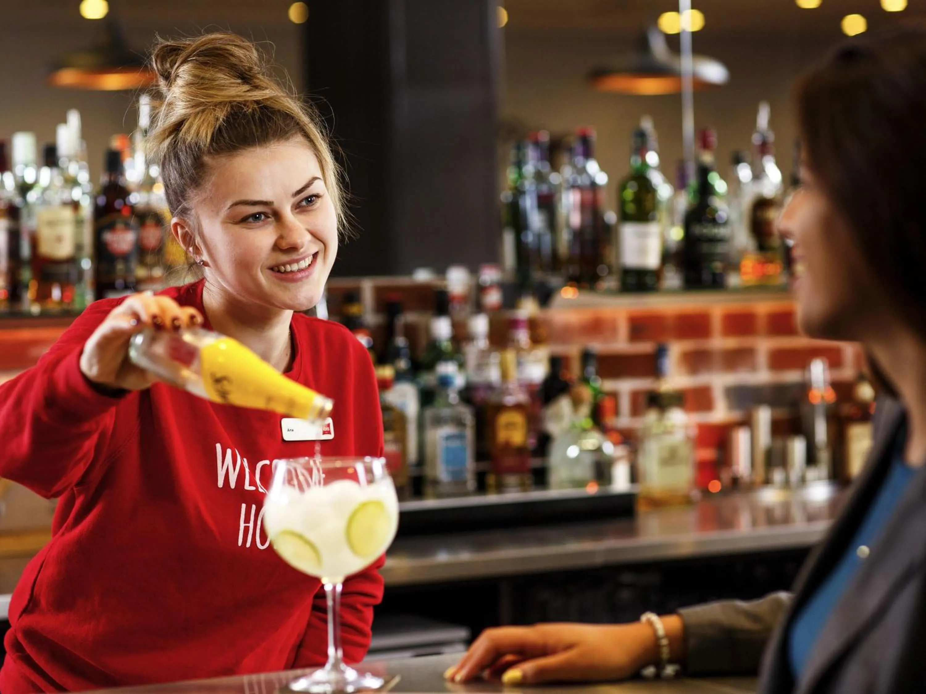 Lounge or bar in ibis Hotel Northampton Centre
