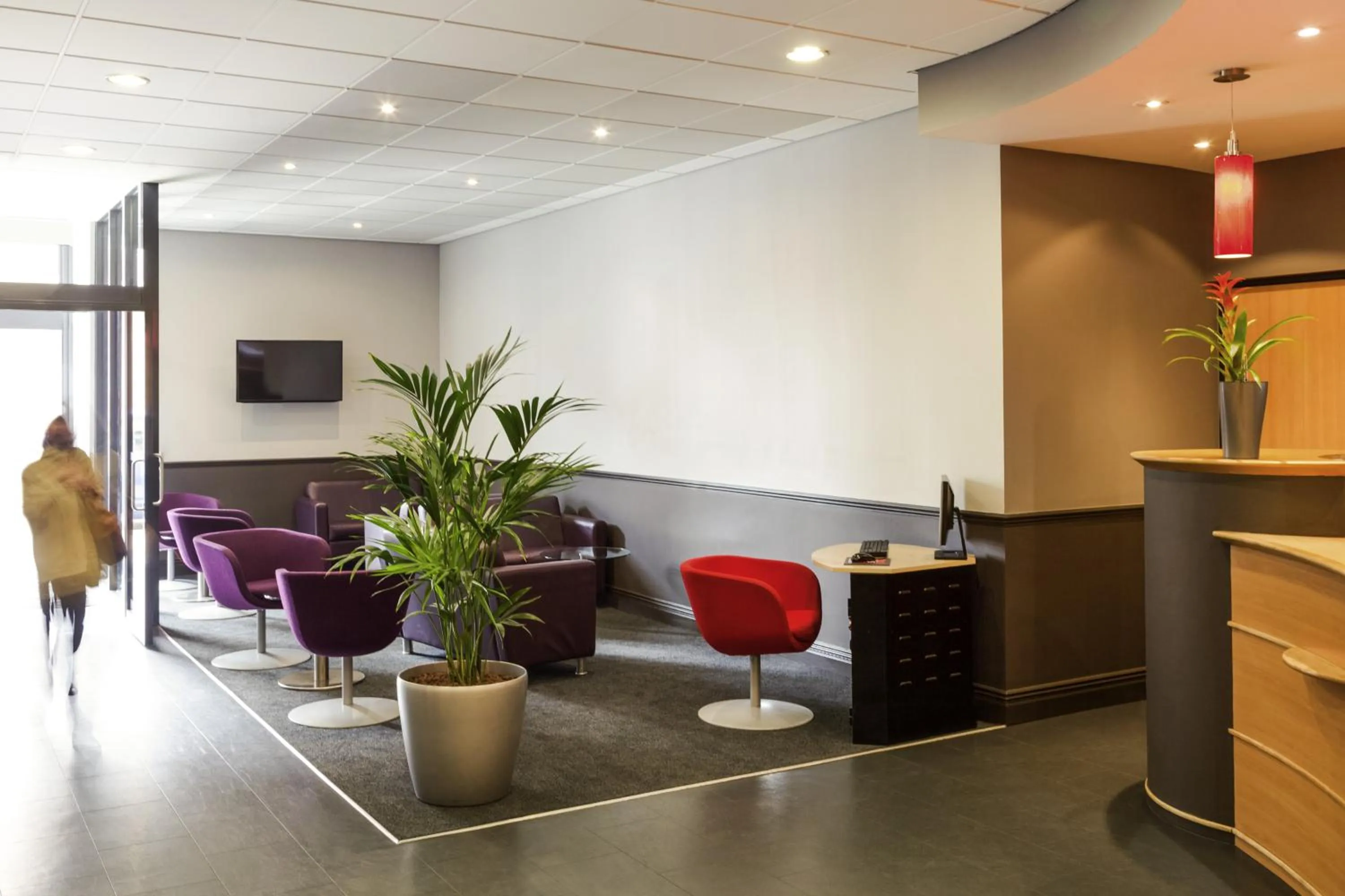 Lobby or reception in ibis Hotel Northampton Centre