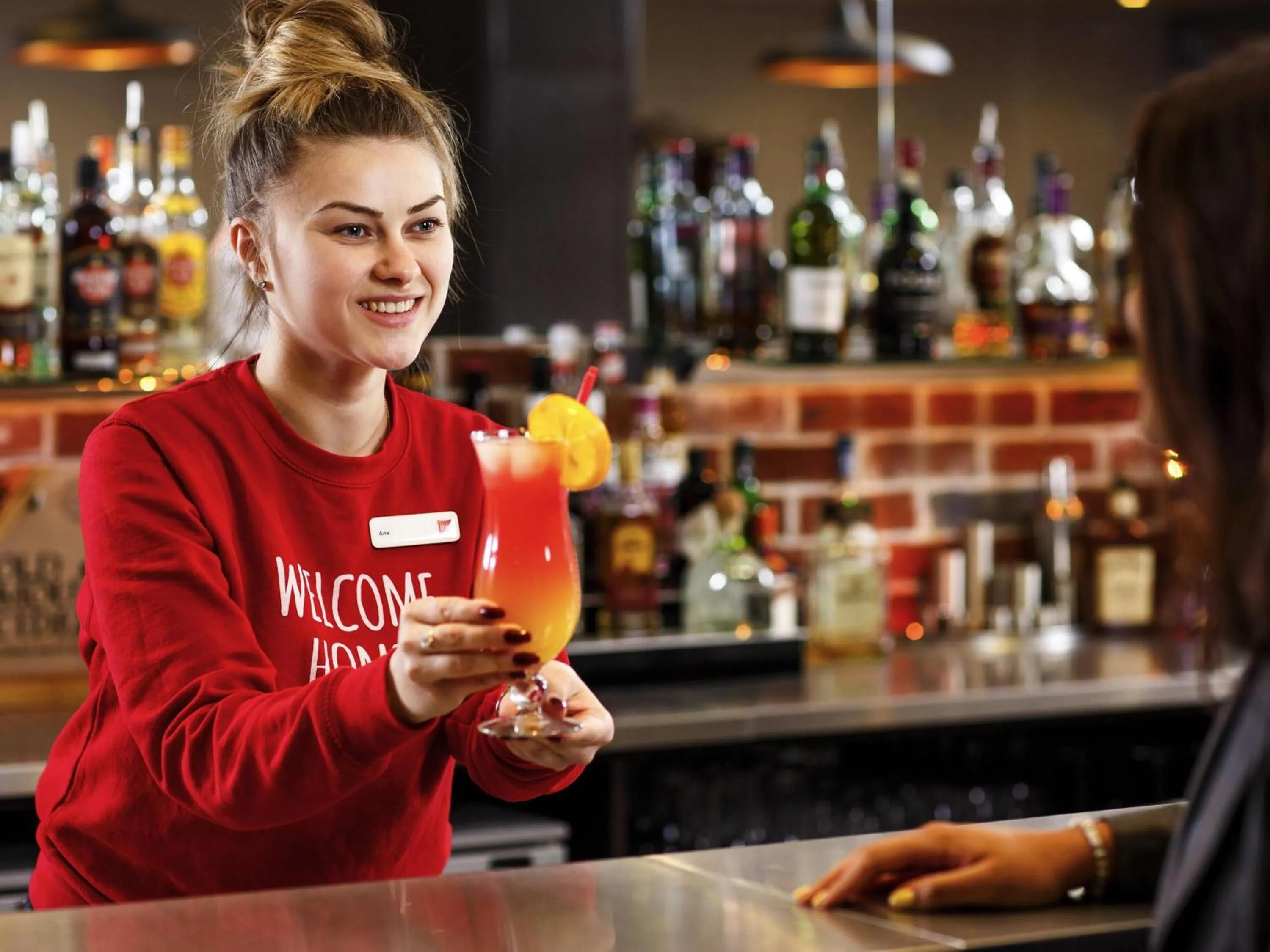 Lounge or bar in ibis Hotel Northampton Centre