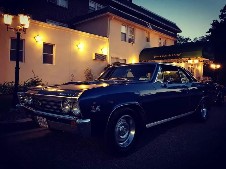 Property building in Jones Beach Hotel