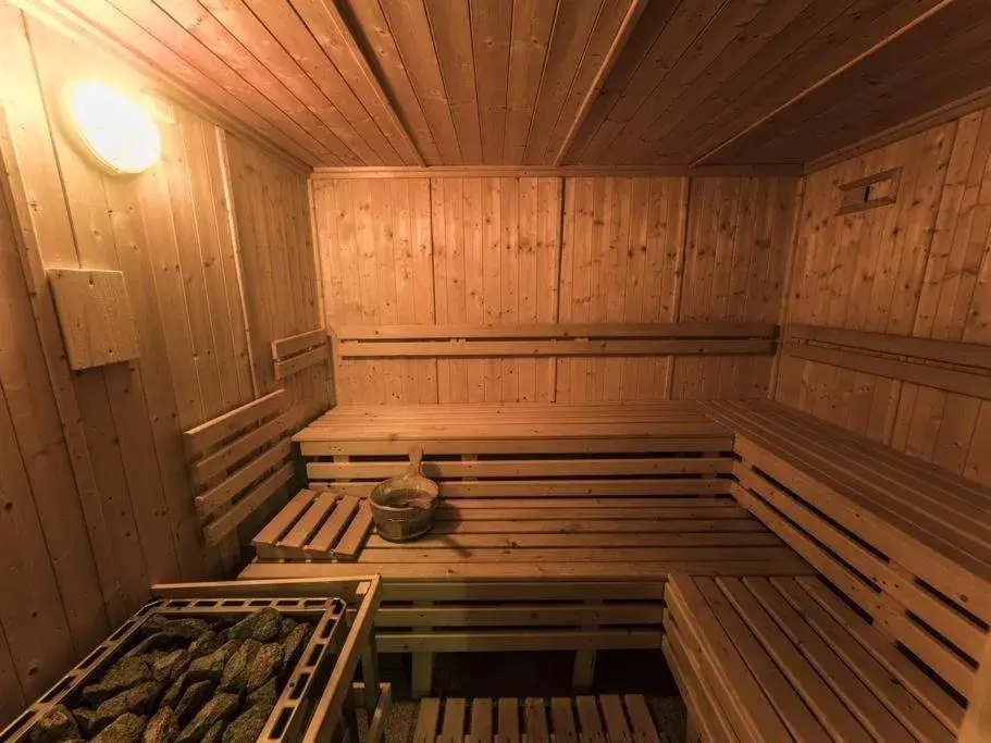 Spa and wellness centre/facilities in L'Usine Spa and wellness centre/facilities in L'Usine