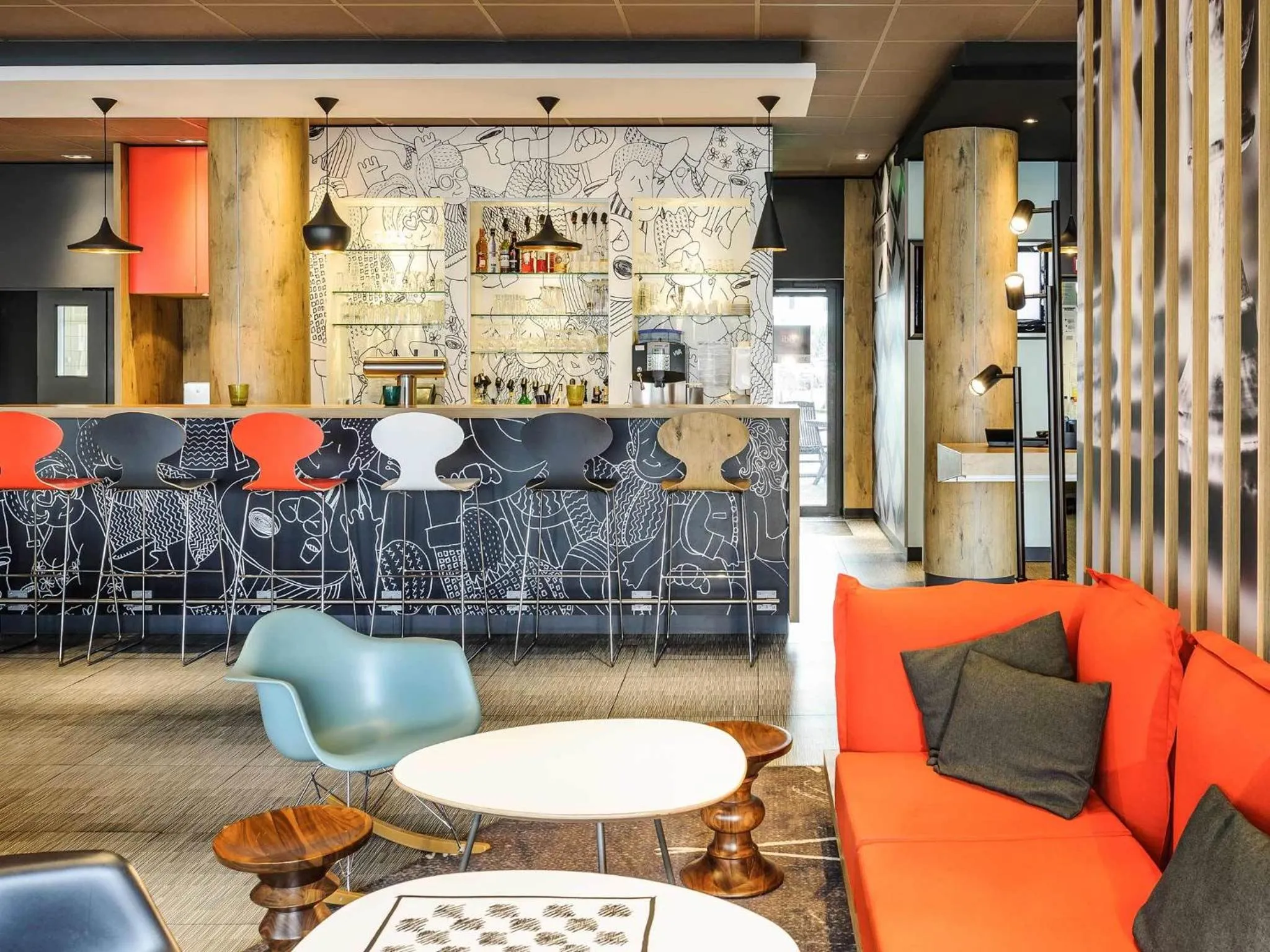 Lounge or bar in ibis Hotel Hannover City