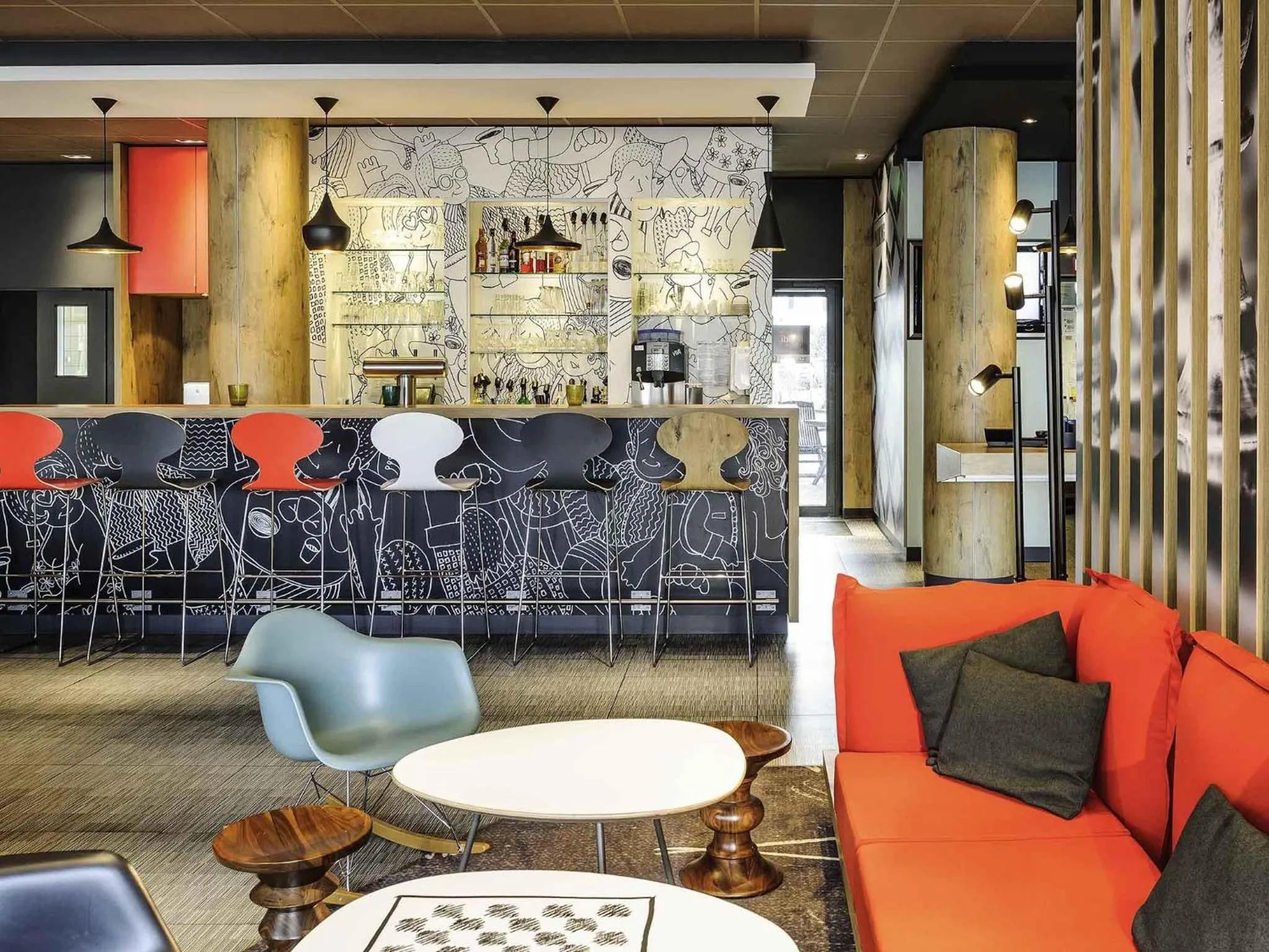 Lounge or bar in ibis Hotel Hannover City