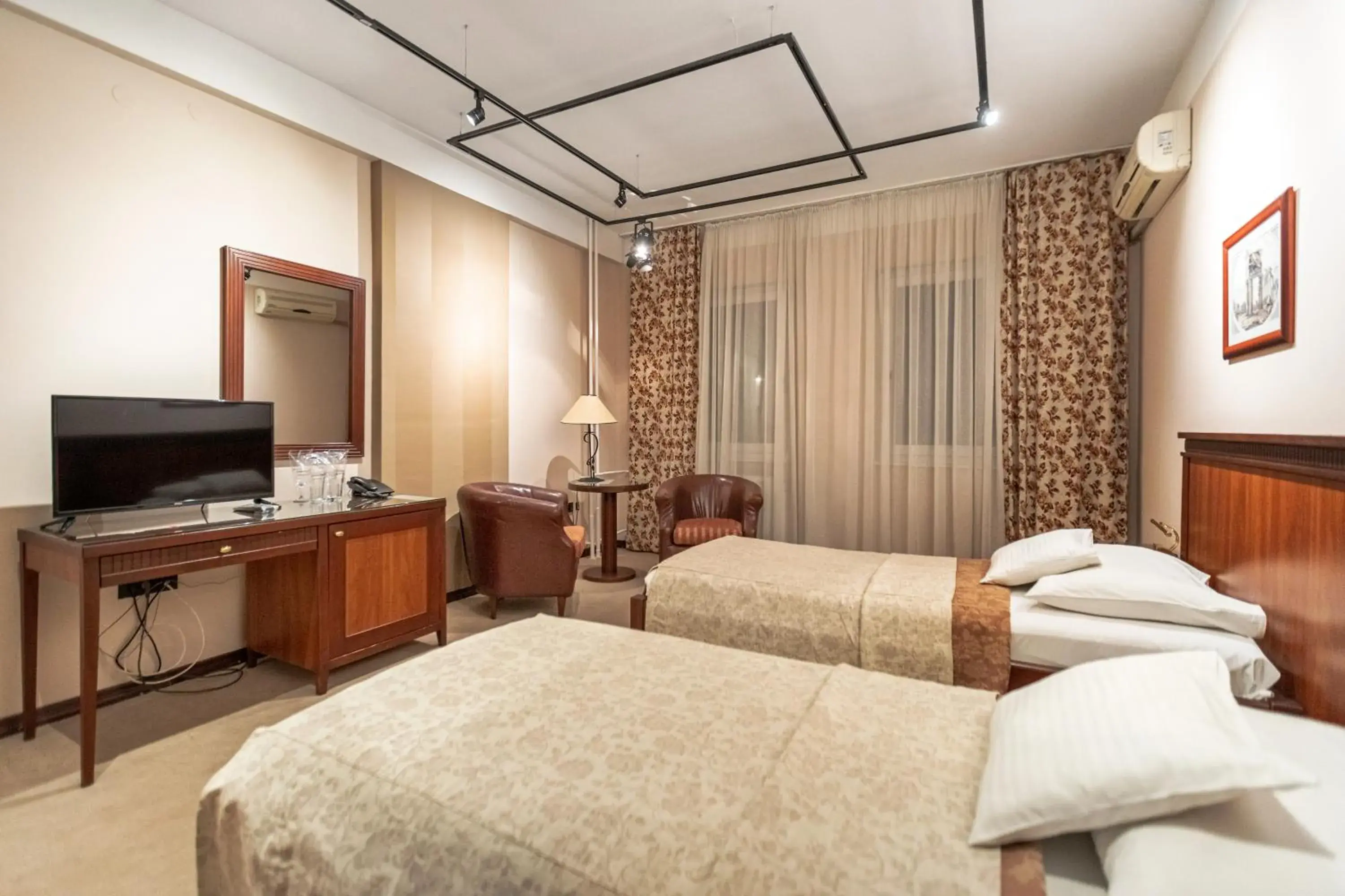 Twin Room - single occupancy in The Regent Club Hotel Twin Room - single occupancy in The Regent Club Hotel