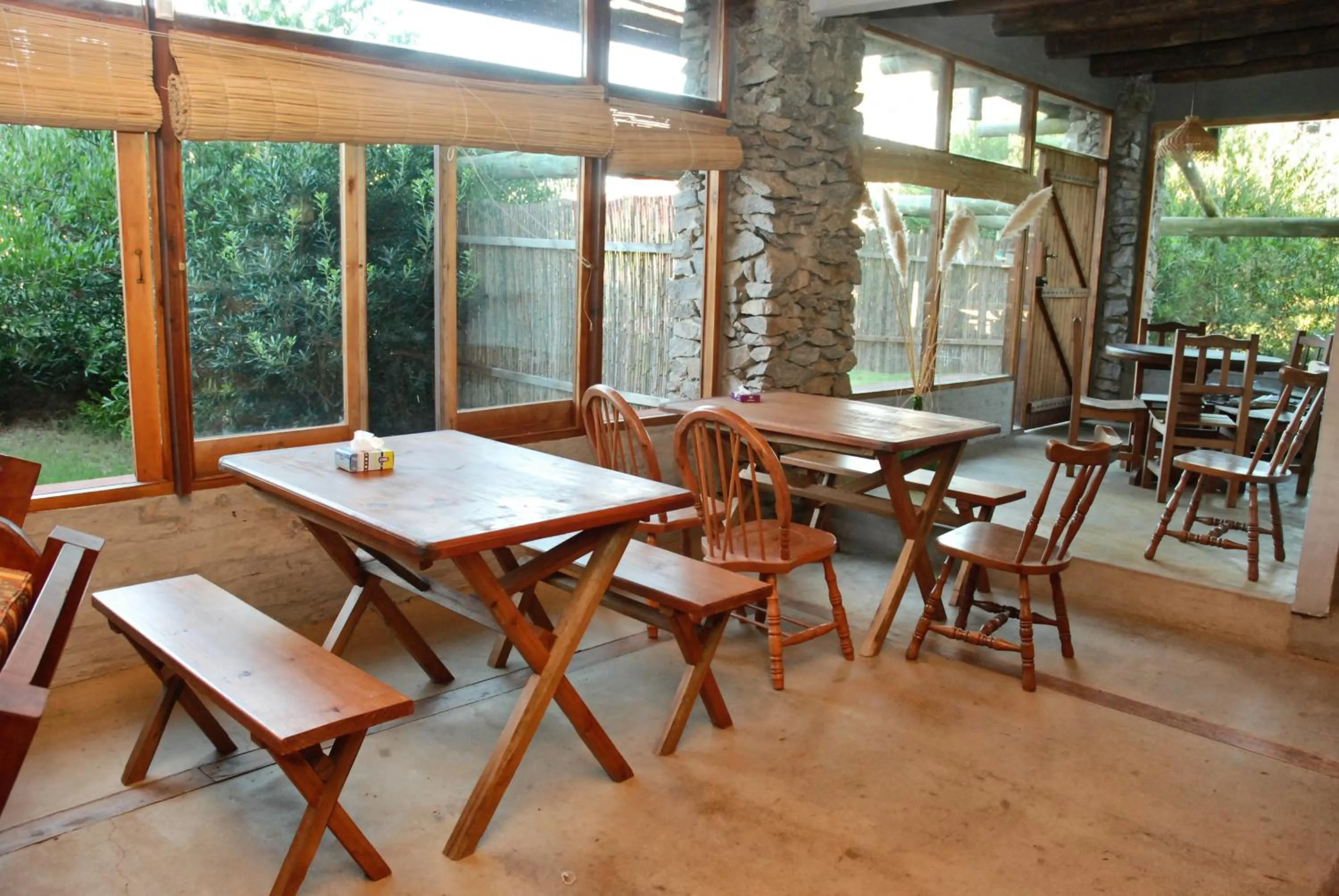 Restaurant/places to eat in Hotel El Refugio nudista naturista opcional