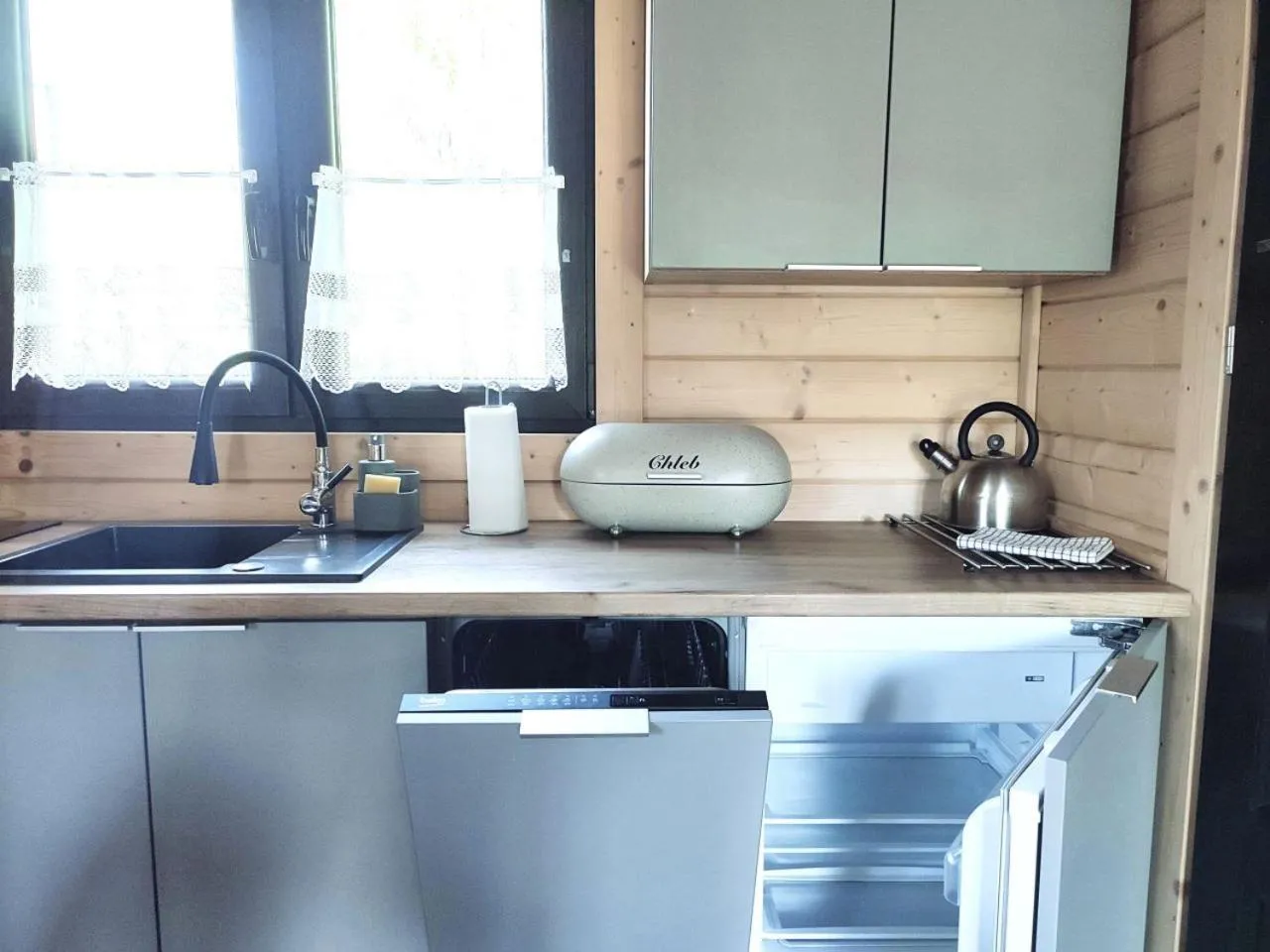 Kitchen or kitchenette in Osada Widok na Góry - Dwa domki z Jacuzzi na wyłączność