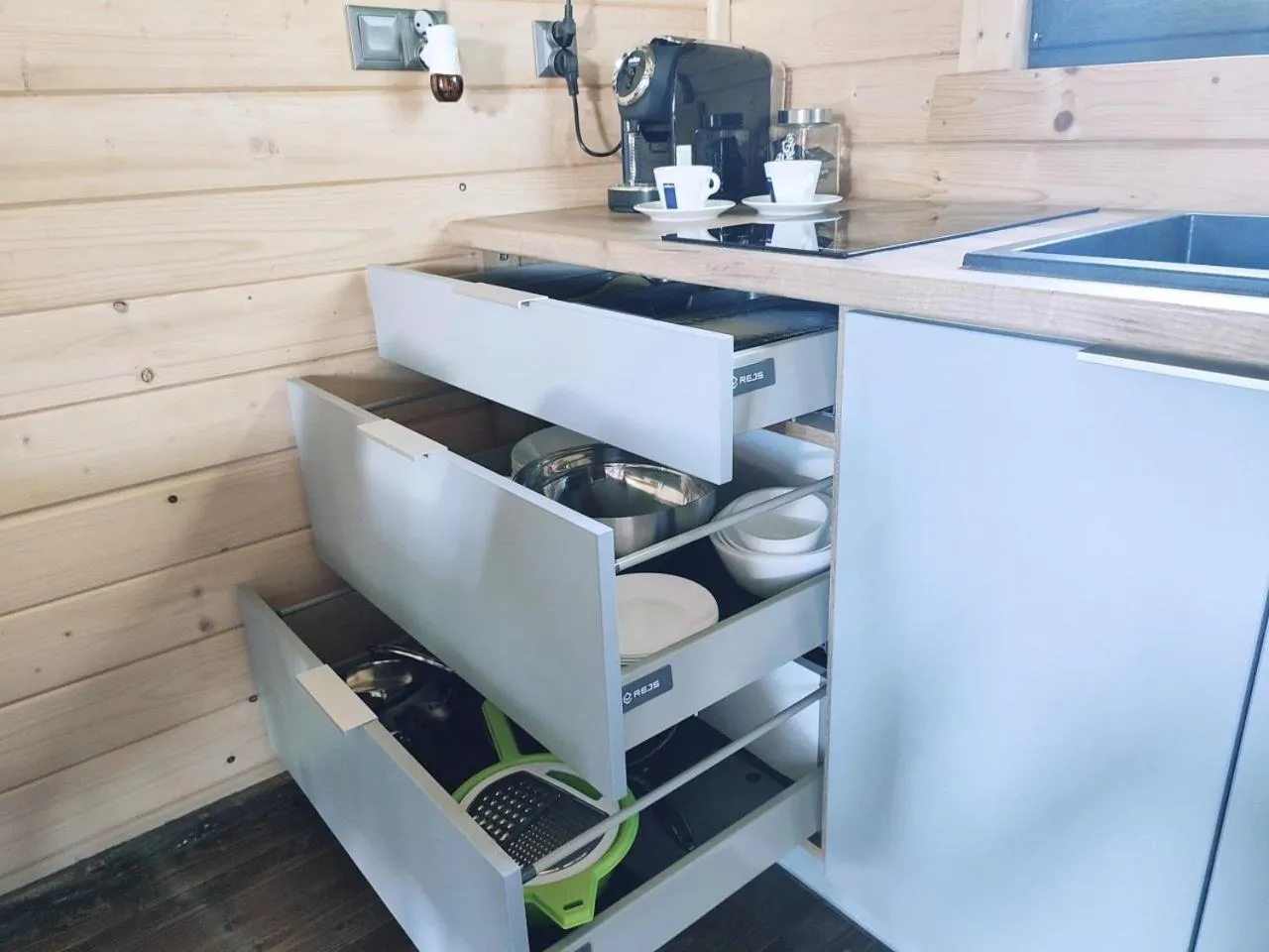 Coffee/tea facilities in Osada Widok na Góry - Dwa domki z Jacuzzi na wyłączność