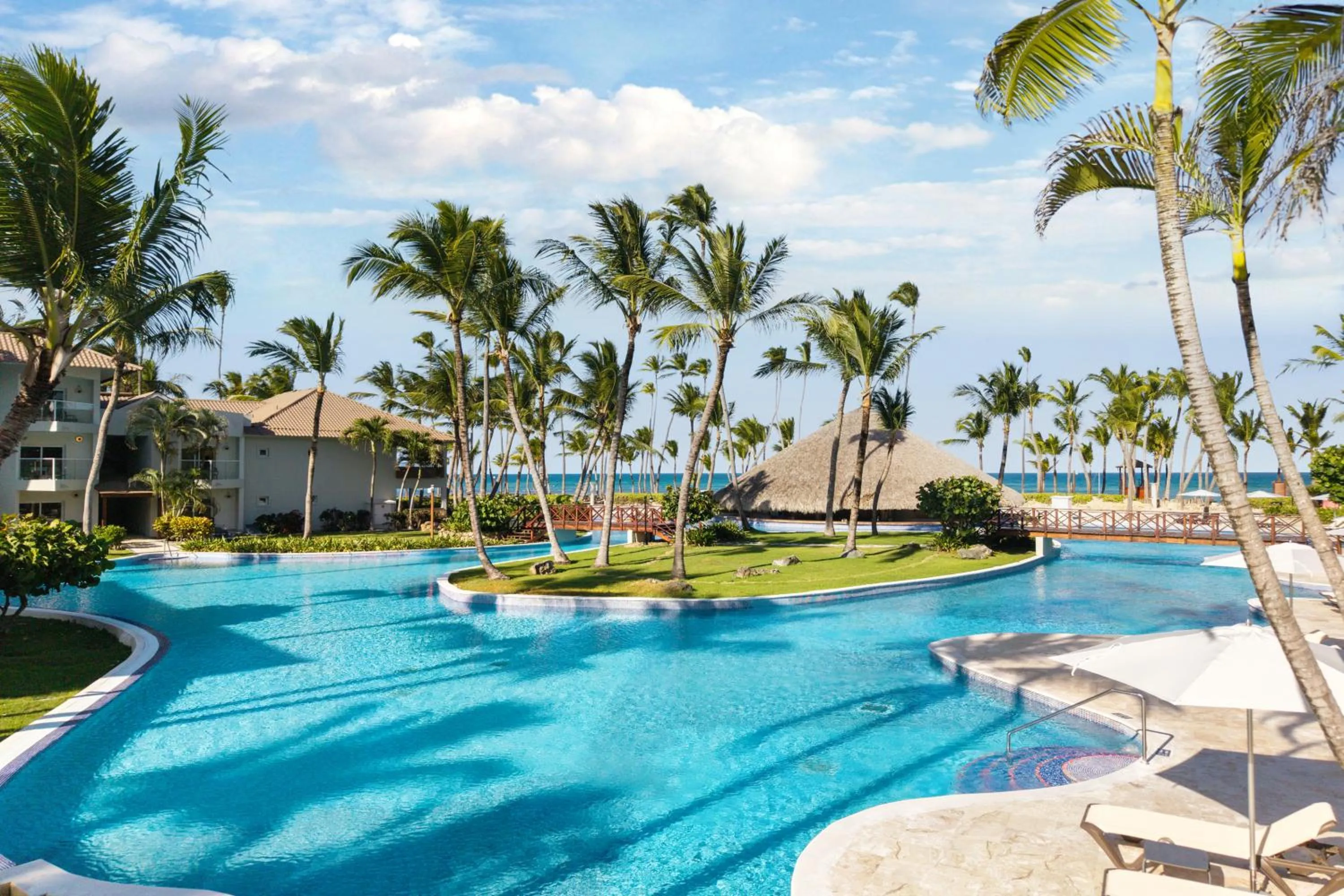Swimming pool in Wyndham Alltra Punta Cana All Inclusive Resort