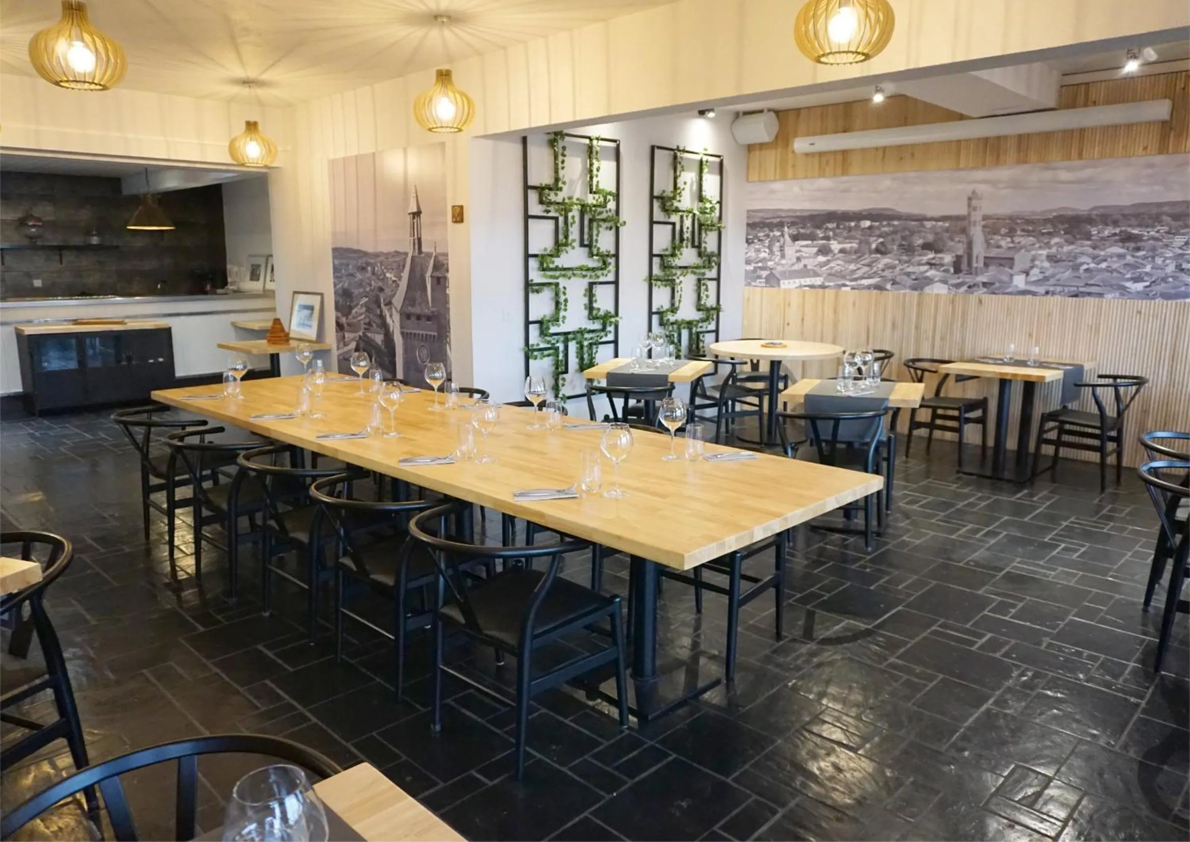 Restaurant/places to eat in Hôtel Le Glacier