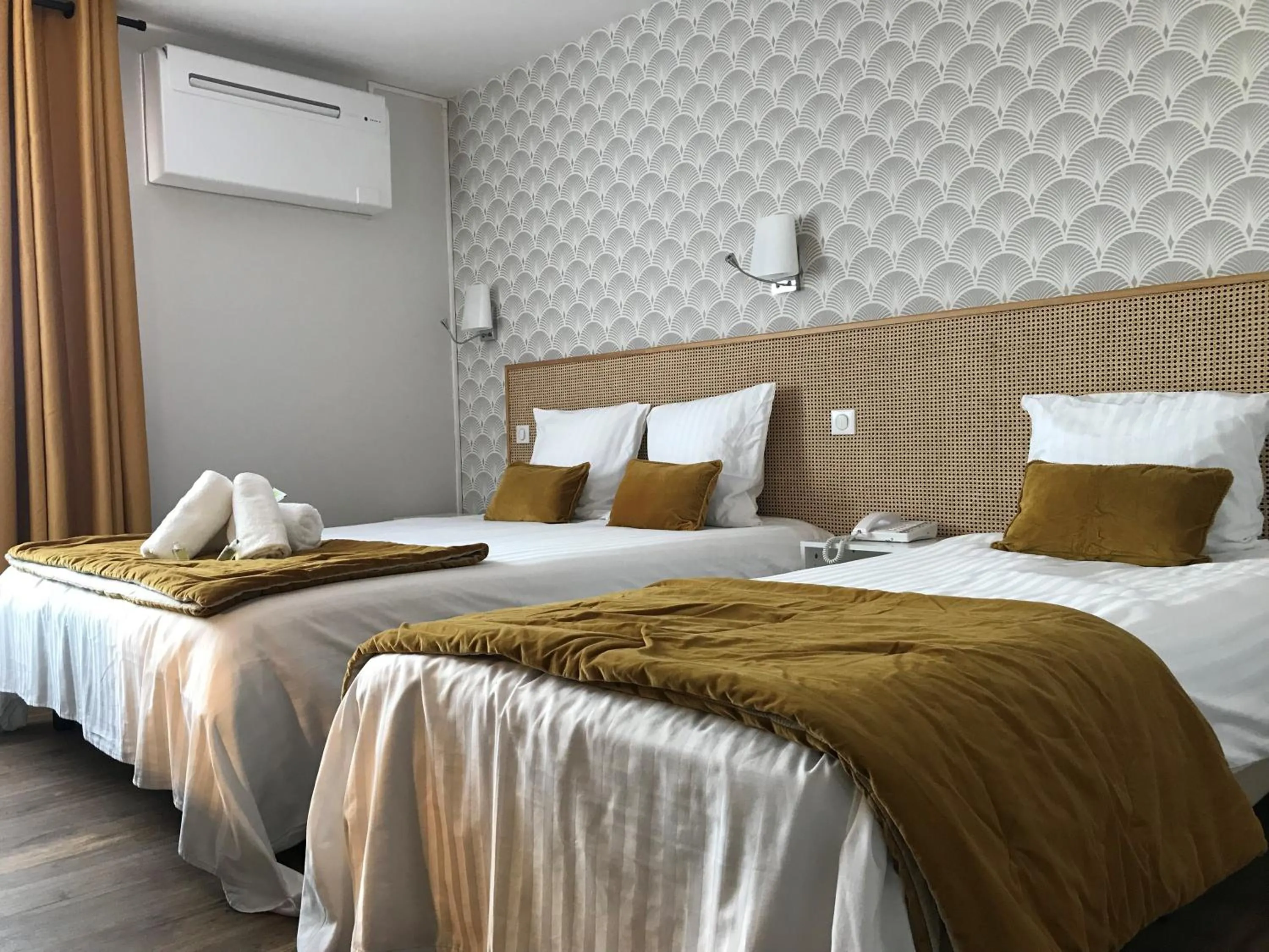 Bed in Hôtel Le Glacier