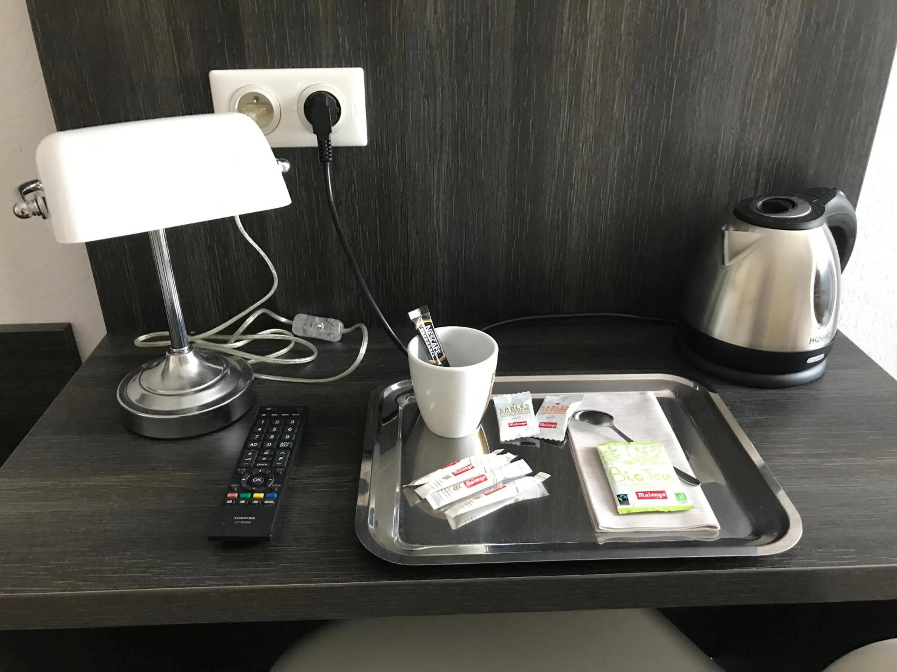 Coffee/tea facilities in Hôtel Le Glacier