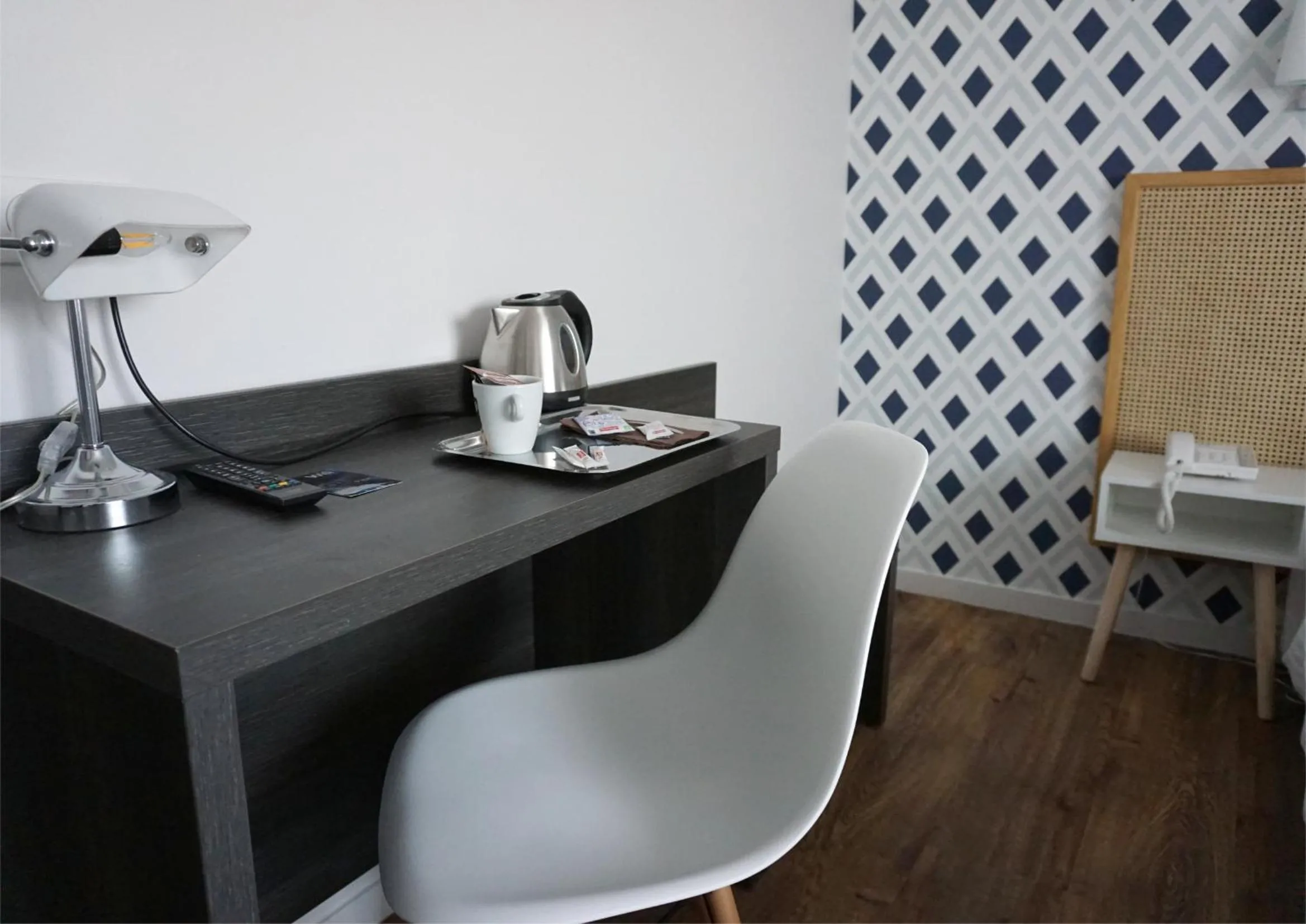 Coffee/tea facilities in Hôtel Le Glacier