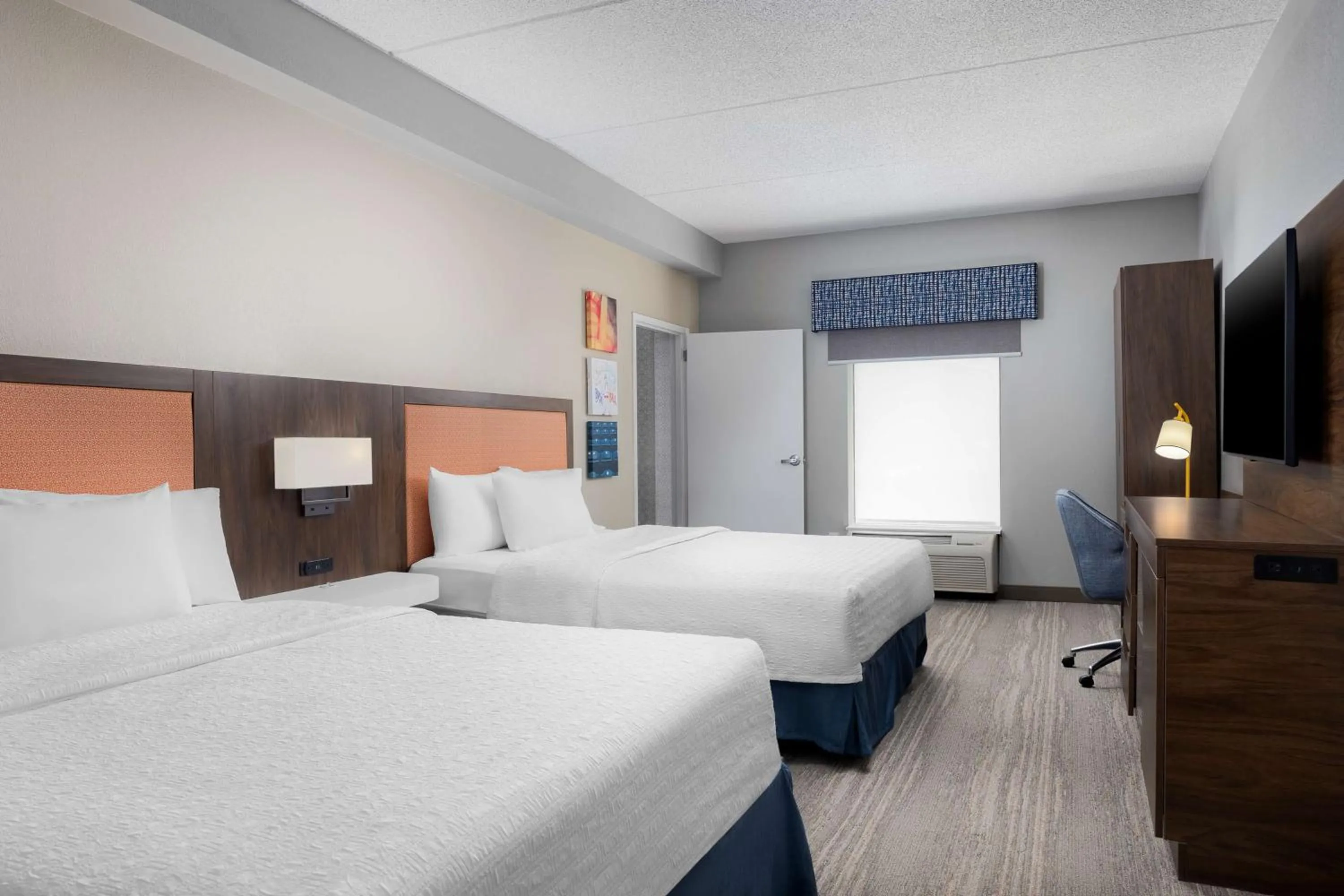 Bed in Hampton Inn Louisville Airport Fair/Expo Center