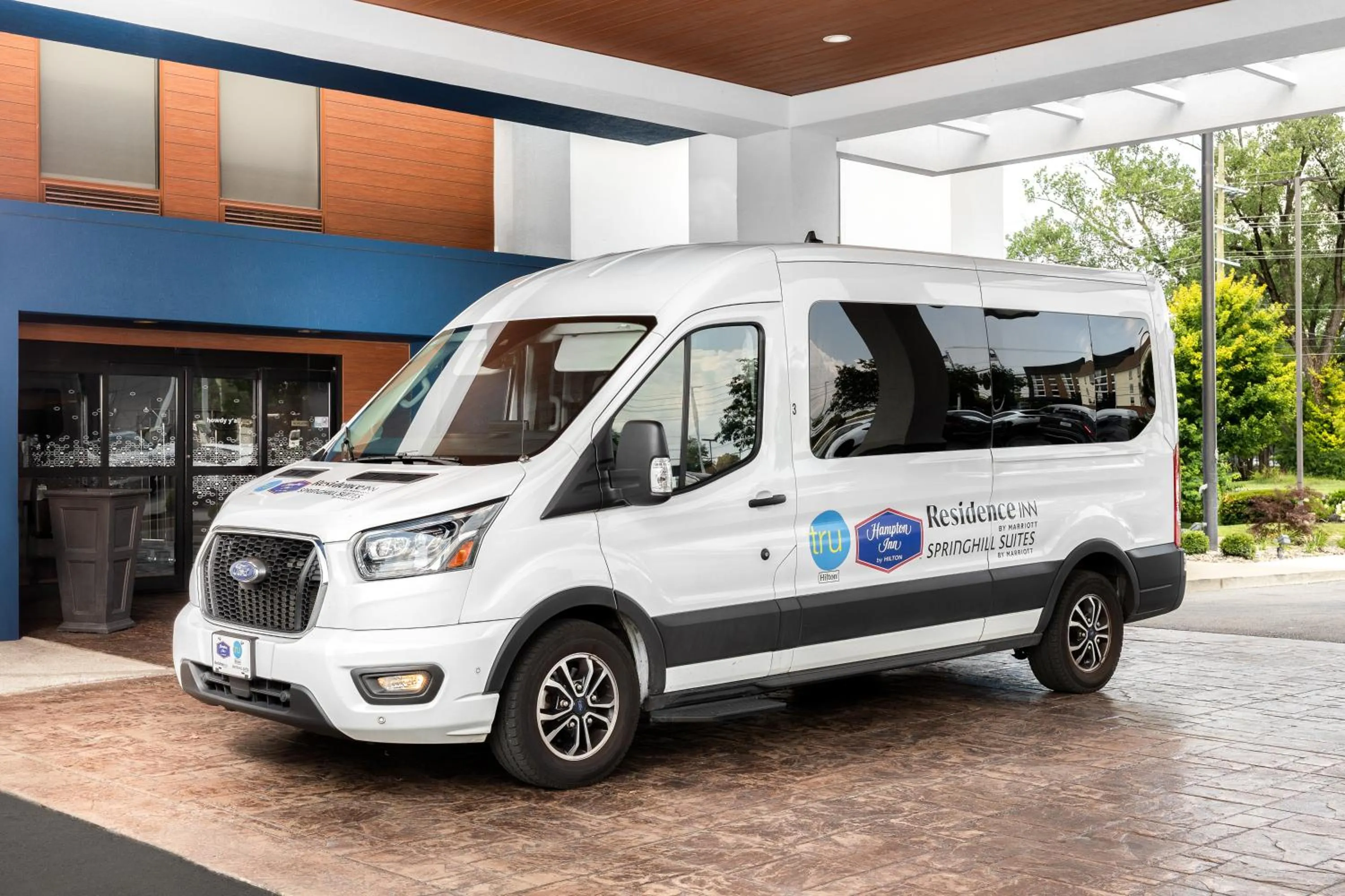 shuttle in Hampton Inn Louisville Airport Fair/Expo Center