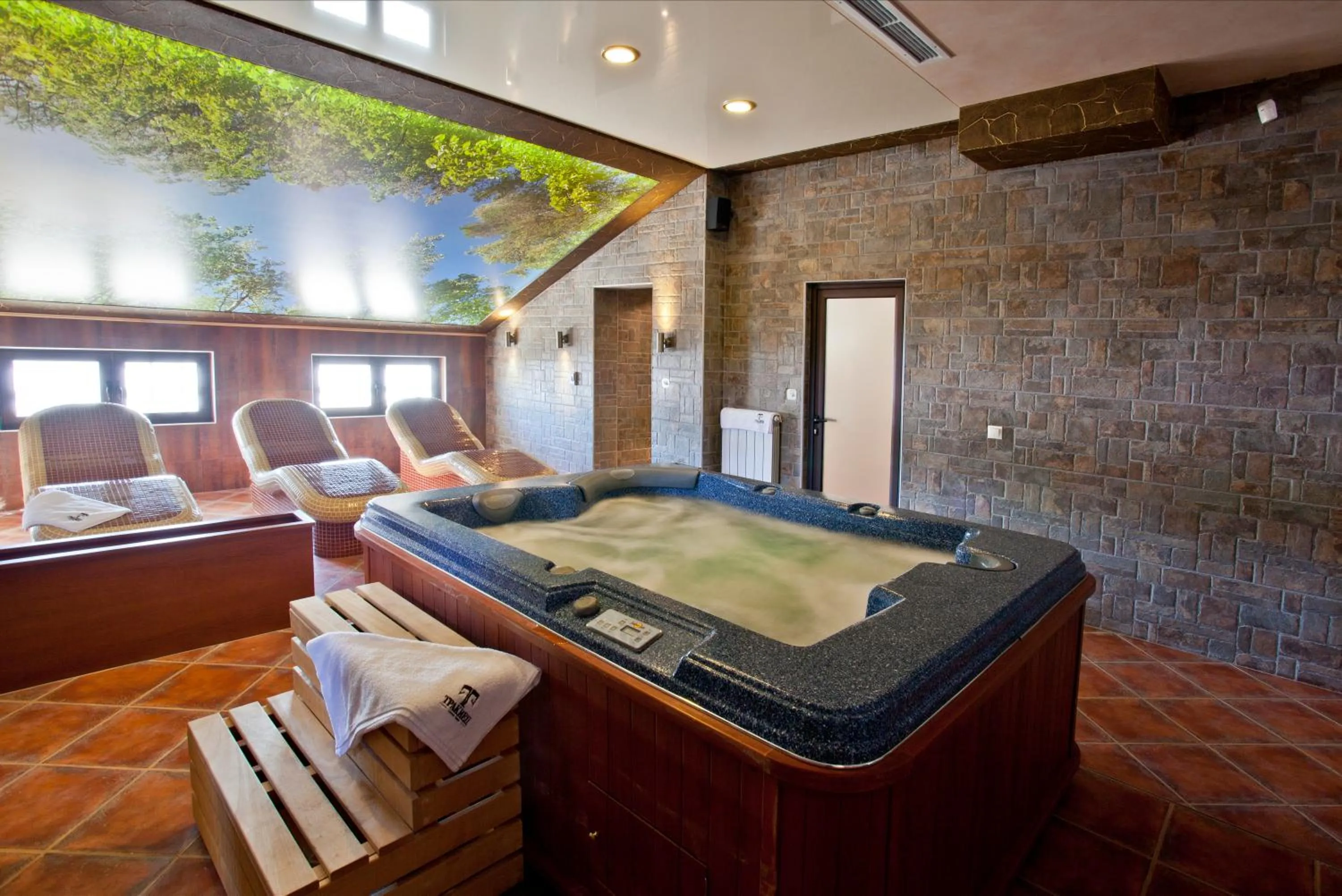 Hot Tub in Boutique Complex Trakiets