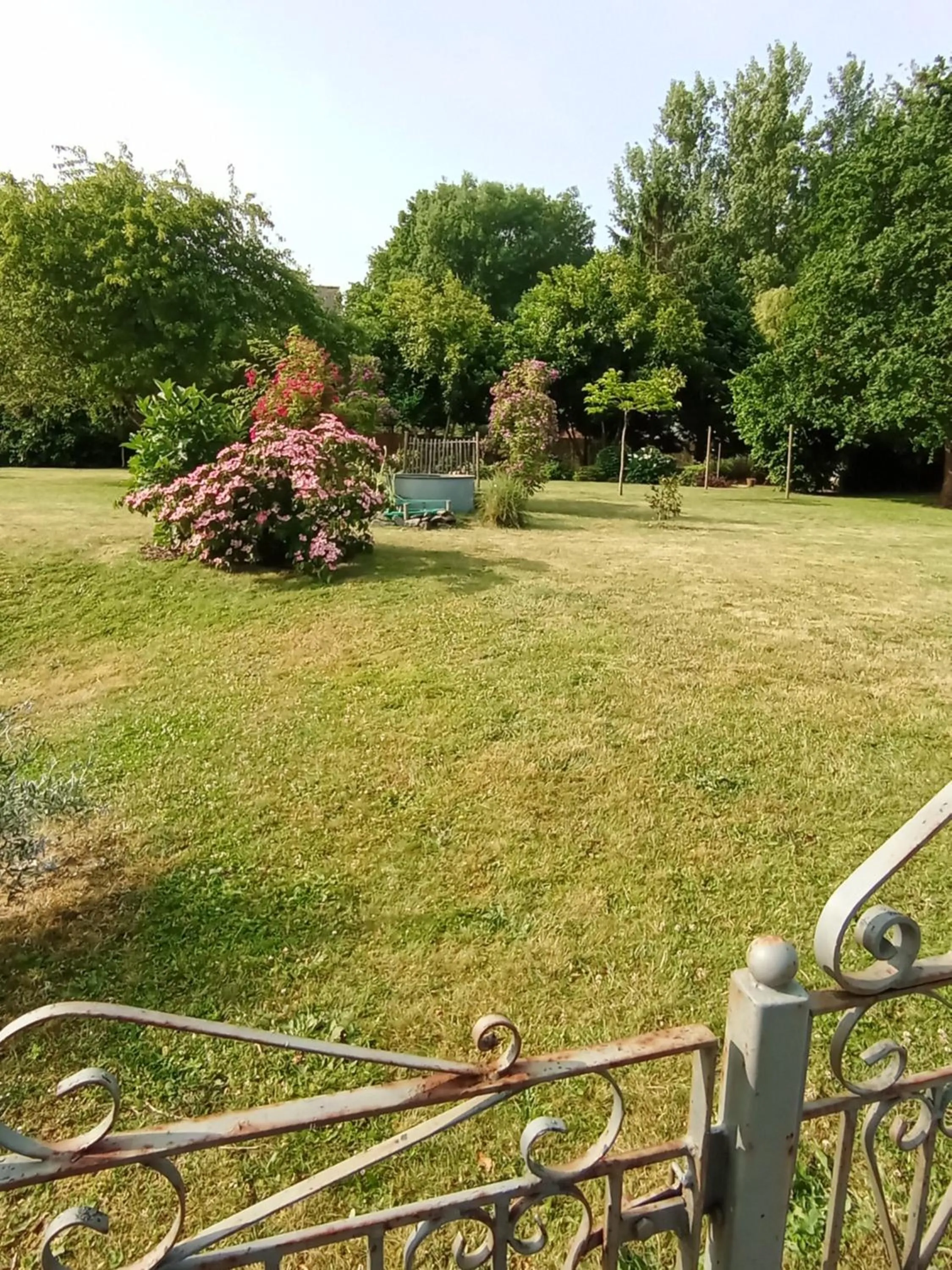 Garden view in Ker Adsav o'naturel