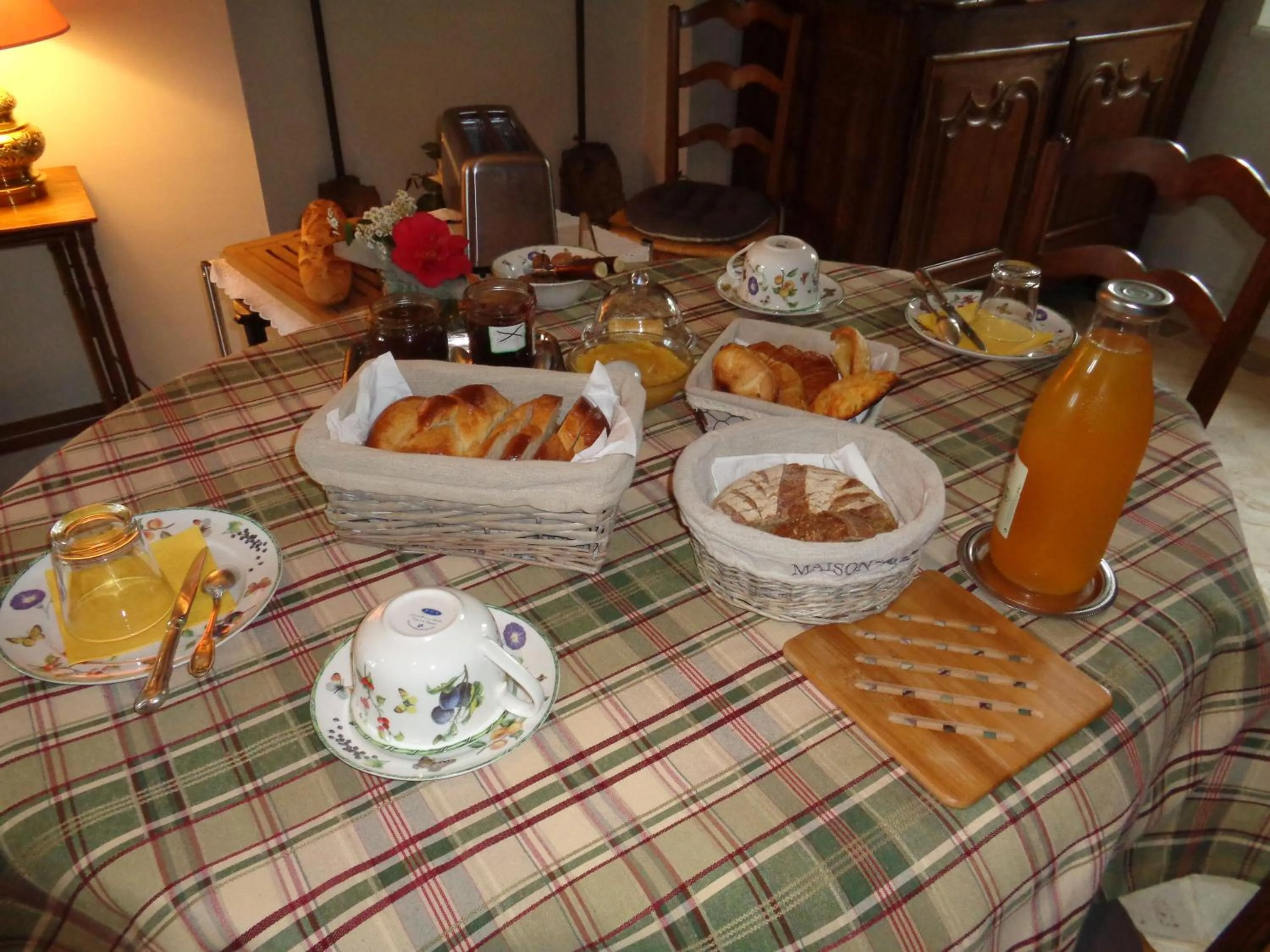 Breakfast in Ker Adsav o'naturel