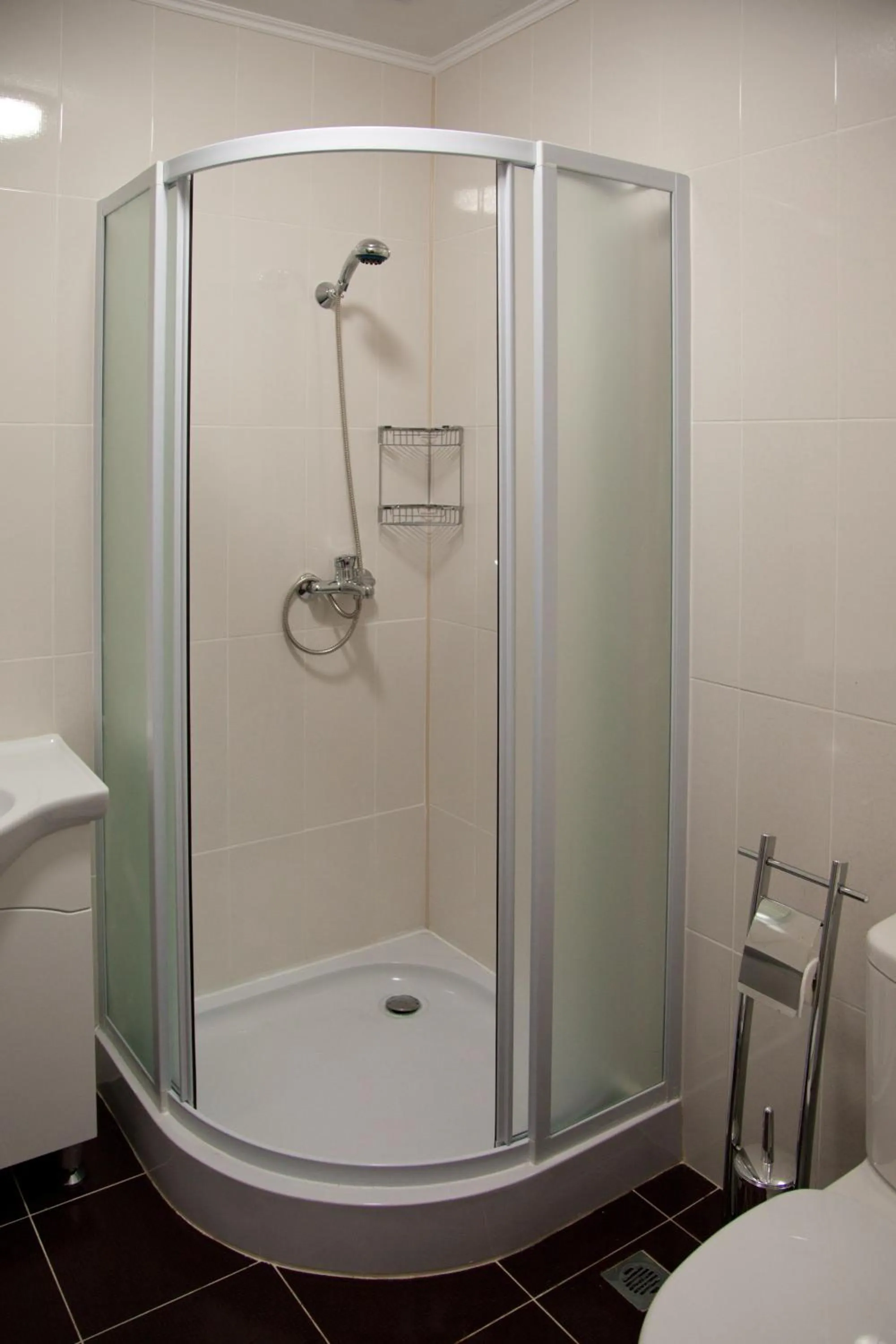 Shower in Hin Yerevantsi Hotel