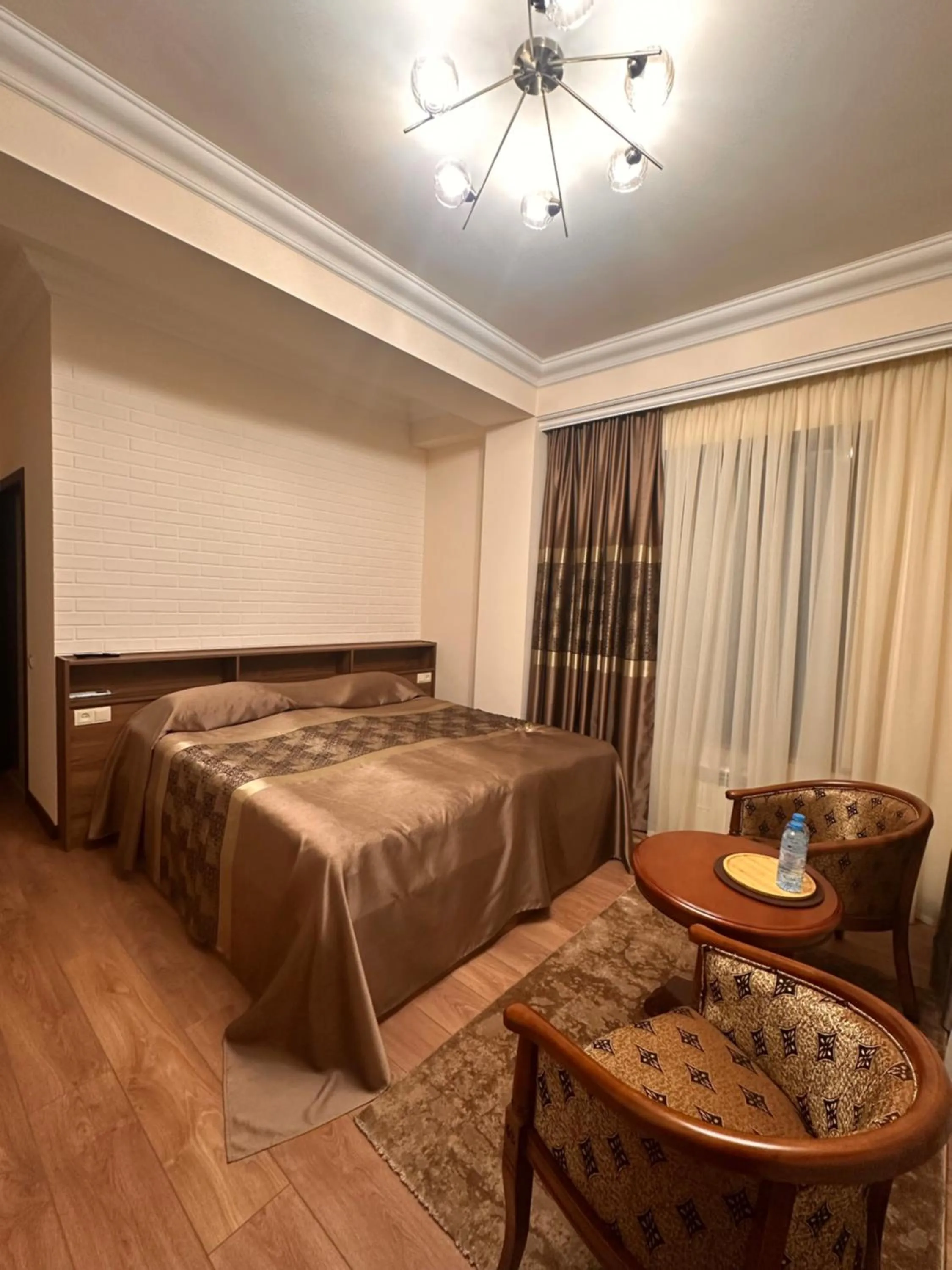 Bed in Hin Yerevantsi Hotel